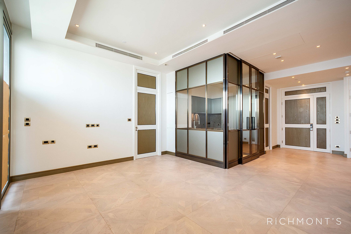 For SaleCondoWongwianyai, Charoennakor : 2 Bedrooms at The Residences at Mandarin Oriental, Please call: 062-496-6454