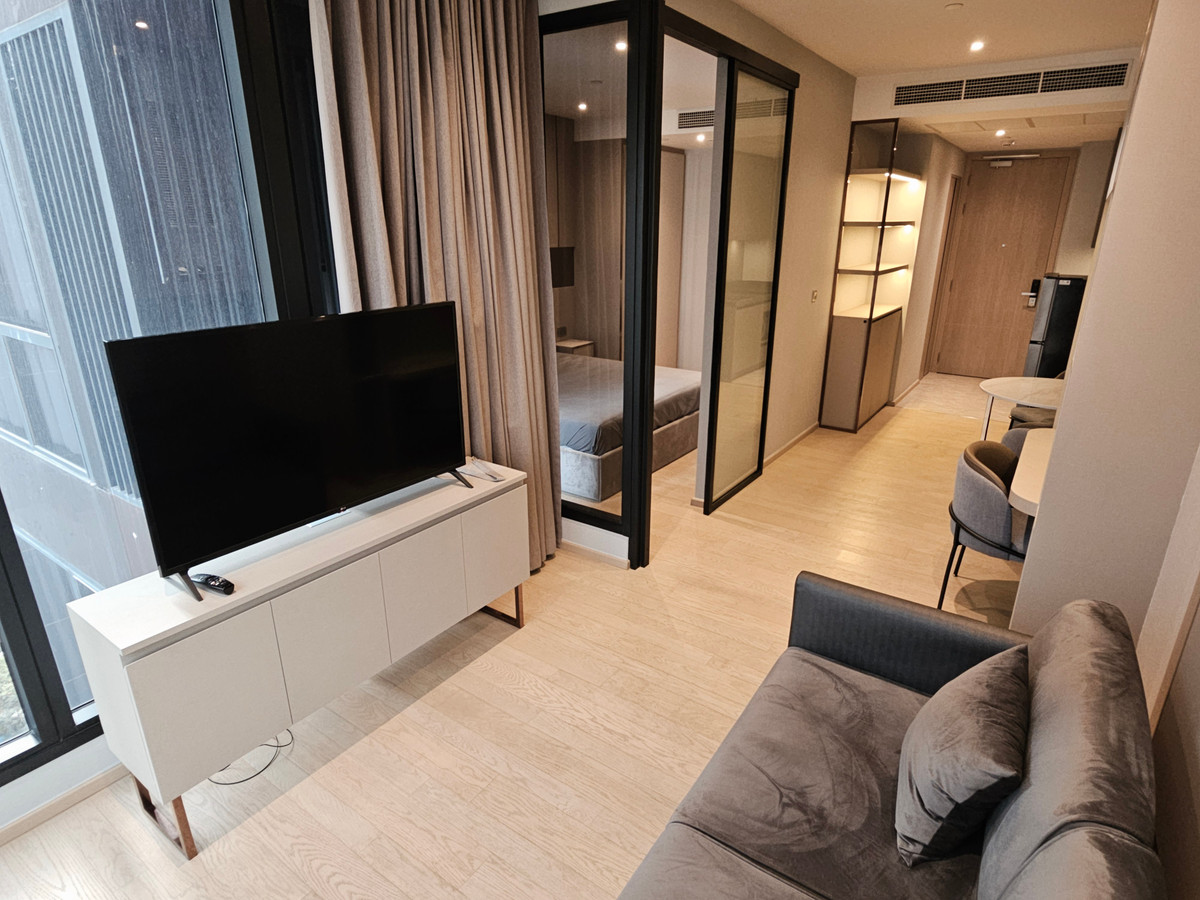 For RentCondoRama9, Petchburi, RCA : Ashton Asoke-Rama 9 Condo for RENT  ** Ashton Asoke - Rama 9  ห้องกว้าง 43 ตรม. 1 นอน 1 น้ำ พร้อมอยู่@ 35,000 บาท โทรด่วน 096-2615656  ห้องกว้าง 43 ตรม. 1 นอน 1 น้ำ เฟอร์ครบ พร้อมอยู่    Location : Rama 9   Selling Price : 35,000 Baht  Condominium near MR