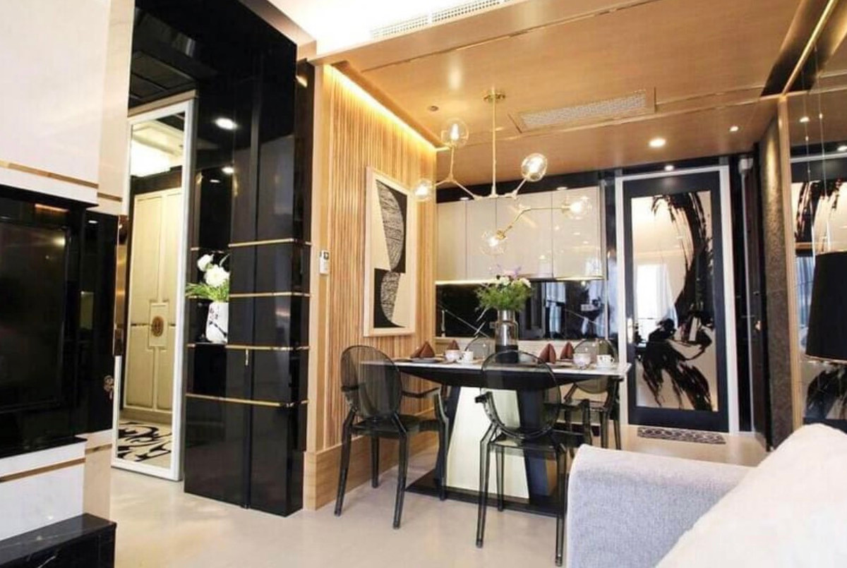 For RentCondoWitthayu, Chidlom, Langsuan, Ploenchit : Luxury condo at Noble Ploenchit, convenient travel, next to the BTS Skytrain, has a shuttle, beautiful room, fully furnished, ready to move in!!