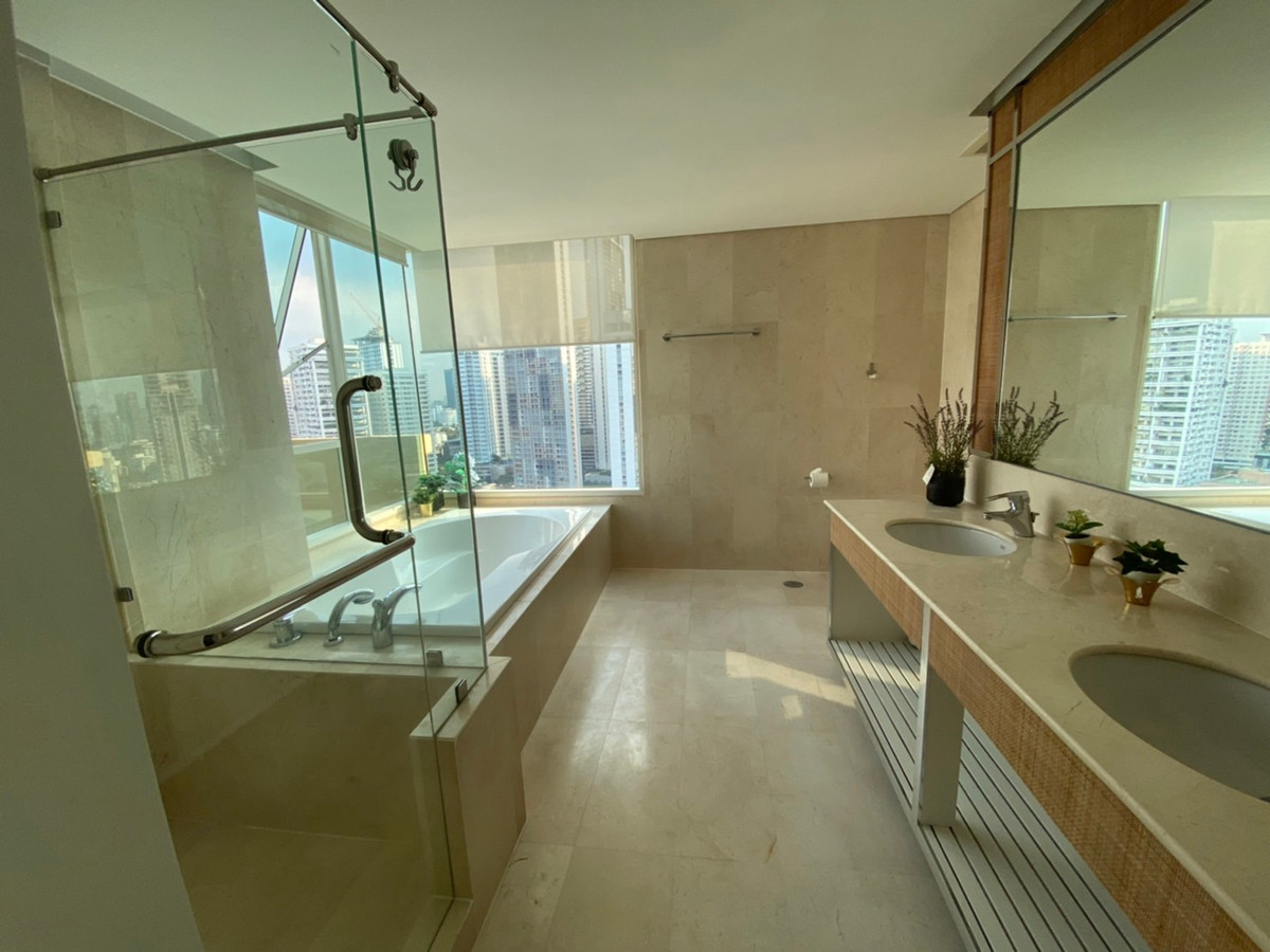 ขายคอนโดสุขุมวิท อโศก ทองหล่อ : คอนโด 4 ห้องนอน ห้องสวย ที่ Wilshire Sukhumvit 22, Contact 062-496-6454