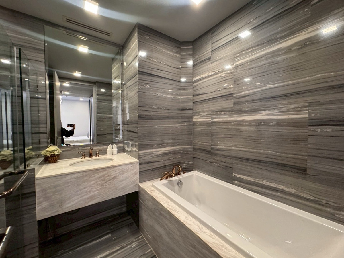 For RentCondoSukhumvit, Asoke, Thonglor : Ashton Residence 41 (Sukhumvit 41)2 Bedrooms | 2 Bathrooms Rental: 85,000 THB/month 🐶🐱 Pet-FriendlyPhat: 064-642-8664Nui: 094-624-2014