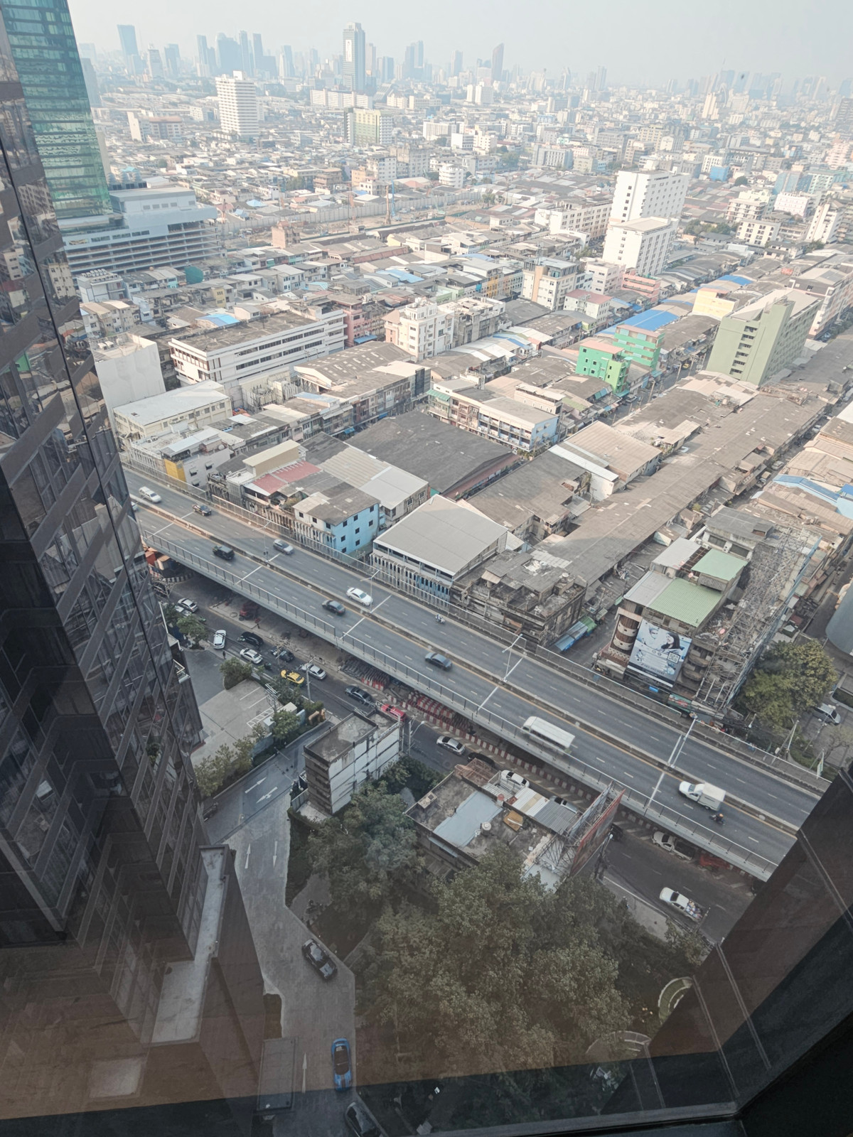 For RentCondoRama9, Petchburi, RCA : Ashton Asoke-Rama 9 Condo for RENT  ** Ashton Asoke - Rama 9  ห้องกว้าง 35 ตรม. 1 นอน 1 น้ำ พร้อมอยู่@ 26,000 บาท โทรด่วน 096-2615656  ห้องกว้าง 35 ตรม. 1 นอน 1 น้ำ เฟอร์ครบ พร้อมอยู่    Location : Rama 9   Selling Price : 26,000 Baht  Condominium near MR