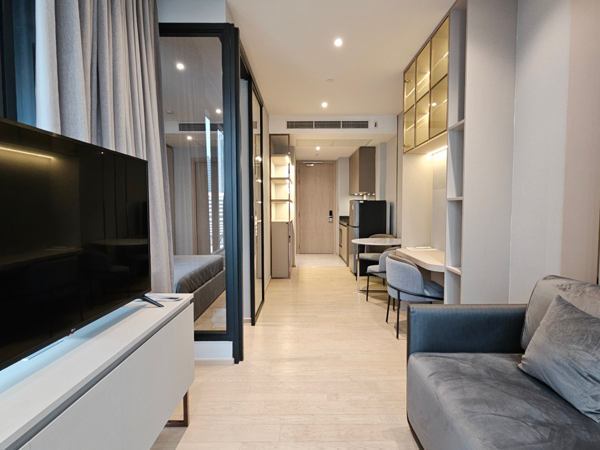 For RentCondoRama9, Petchburi, RCA : Ashton Asoke-Rama 9 Condo for RENT  ** Ashton Asoke - Rama 9  ห้องกว้าง 43 ตรม. 1 นอน 1 น้ำ พร้อมอยู่@ 35,000 บาท โทรด่วน 096-2615656  ห้องกว้าง 43 ตรม. 1 นอน 1 น้ำ เฟอร์ครบ พร้อมอยู่    Location : Rama 9   Selling Price : 35,000 Baht  Condominium near MR