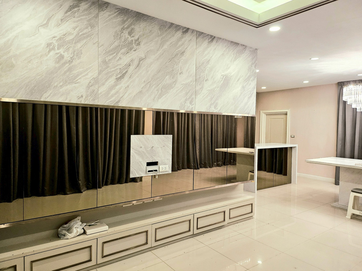 ให้เช่าบ้านแจ้งวัฒนะ เมืองทอง : บ้านเดี่ยว 4ห้องนอน 4ห้องน้ำ ติดถนนใหญ่ ใกล้ รร.นานาชาติ พร้อมเข้าอยู่