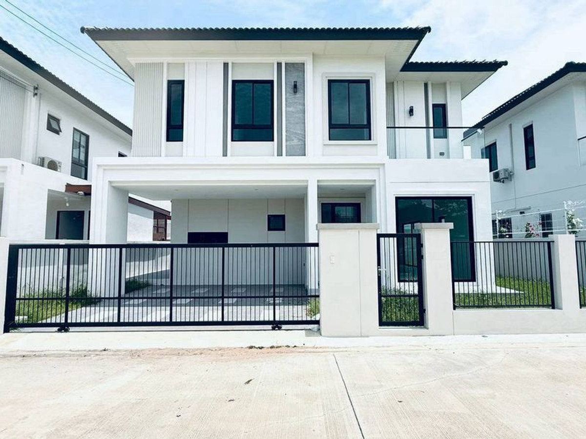 For SaleHouseSriracha Laem Chabang Ban Bueng : Urgent sale! Brand new detached houses (only 5 units available) Soi Lung Thum, Na Phrao, Sriracha.