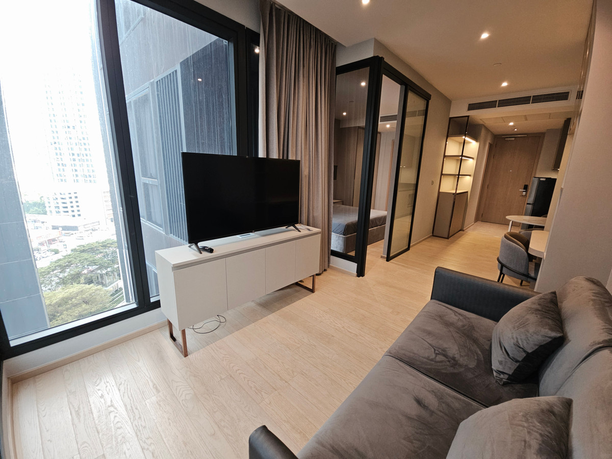 For RentCondoRama9, Petchburi, RCA : Ashton Asoke-Rama 9 Condo for RENT  ** Ashton Asoke - Rama 9  ห้องกว้าง 43 ตรม. 1 นอน 1 น้ำ พร้อมอยู่@ 35,000 บาท โทรด่วน 096-2615656  ห้องกว้าง 43 ตรม. 1 นอน 1 น้ำ เฟอร์ครบ พร้อมอยู่    Location : Rama 9   Selling Price : 35,000 Baht  Condominium near MR