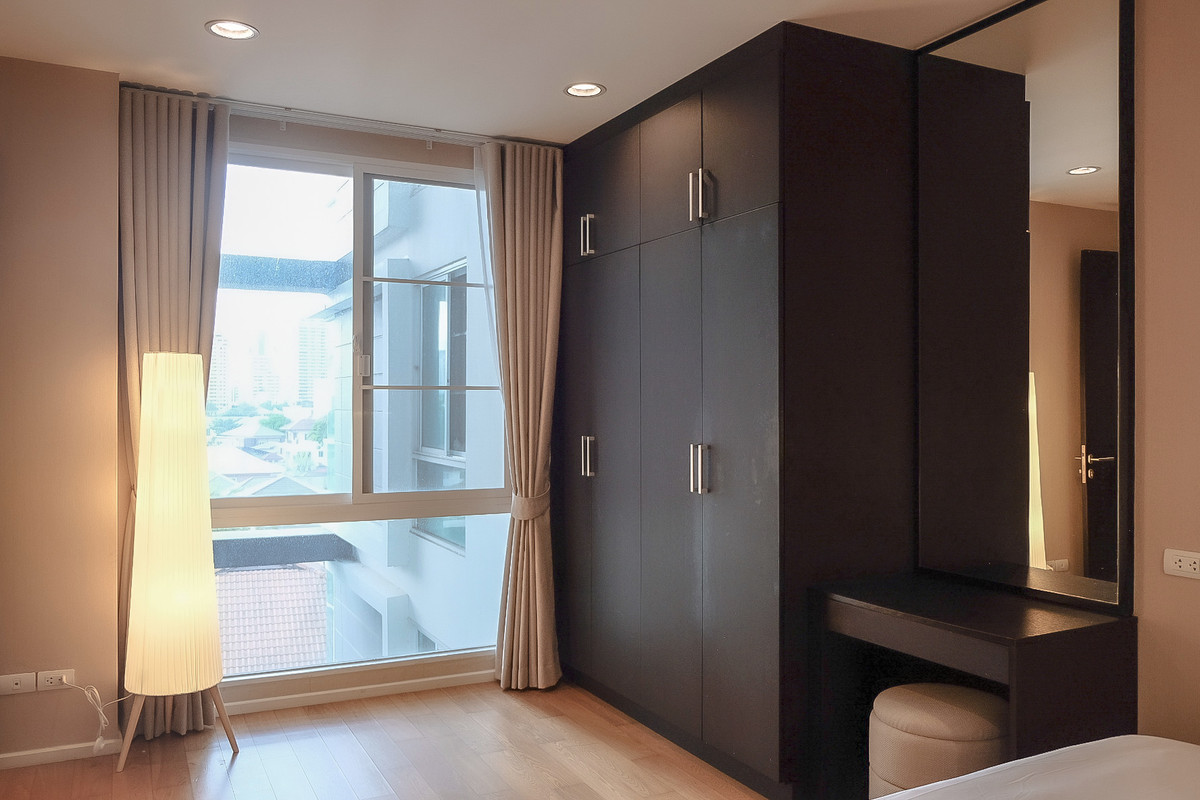 For RentCondoSukhumvit, Asoke, Thonglor : Condo Villa Sikhara, convenient travel, close to BTS, there is a shuttle, beautiful room, fully furnished, ready to move in!!