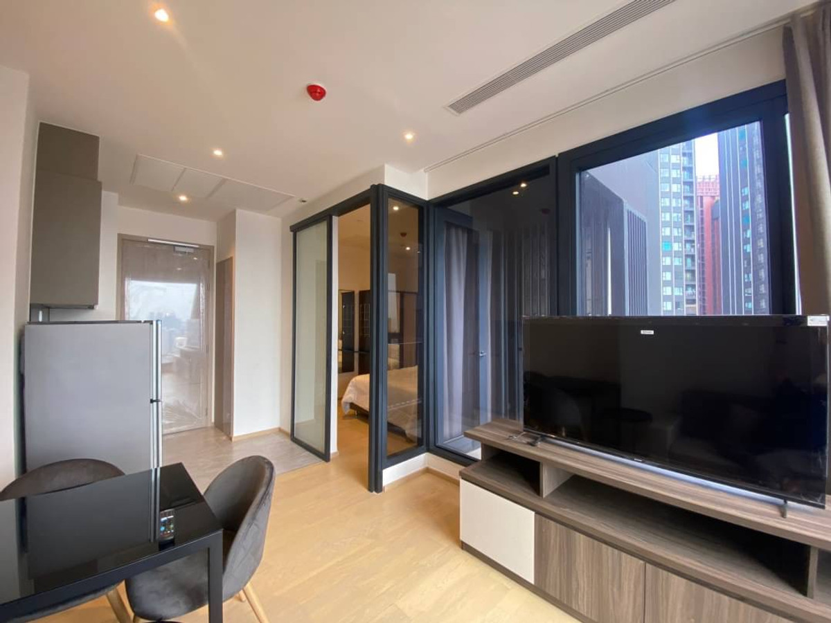 For RentCondoRama9, Petchburi, RCA : Ashton Asoke-Rama 9 Condo for RENT  ** Ashton Asoke - Rama 9  ห้องกว้าง 35 ตรม. 1 นอน 1 น้ำ พร้อมอยู่@ 26,000 บาท โทรด่วน 096-2615656  ห้องกว้าง 35 ตรม. 1 นอน 1 น้ำ เฟอร์ครบ พร้อมอยู่    Location : Rama 9   Selling Price : 26,000 Baht  Condominium near MR