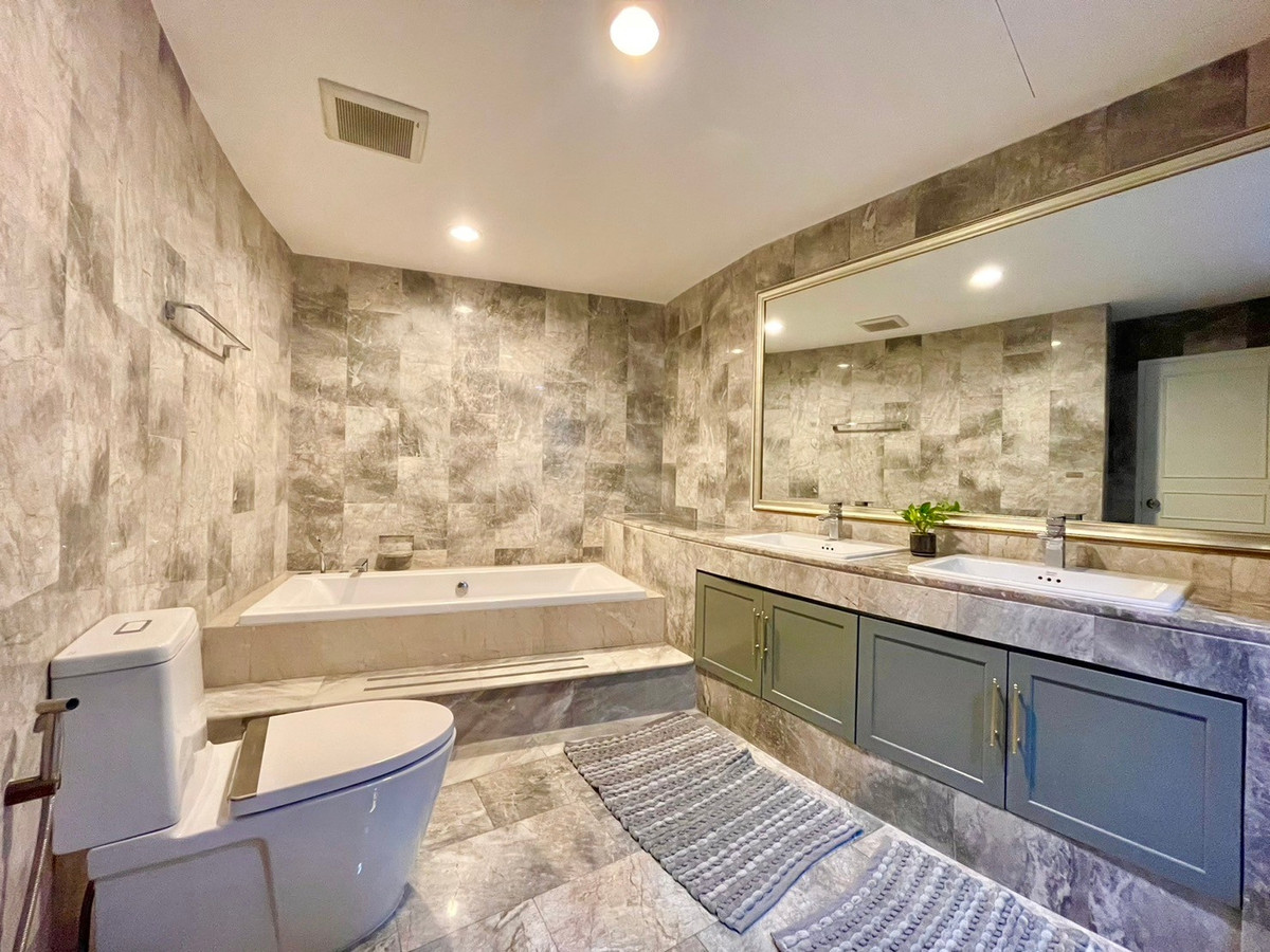 For SaleCondoWongwianyai, Charoennakor : 3 bedrooms, beautiful room at Supakarn Condominium, Contact 062-496-6454