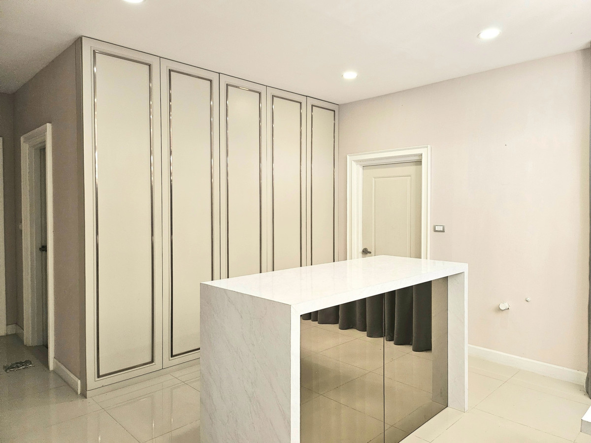 ให้เช่าบ้านแจ้งวัฒนะ เมืองทอง : บ้านเดี่ยว 4ห้องนอน 4ห้องน้ำ ติดถนนใหญ่ ใกล้ รร.นานาชาติ พร้อมเข้าอยู่