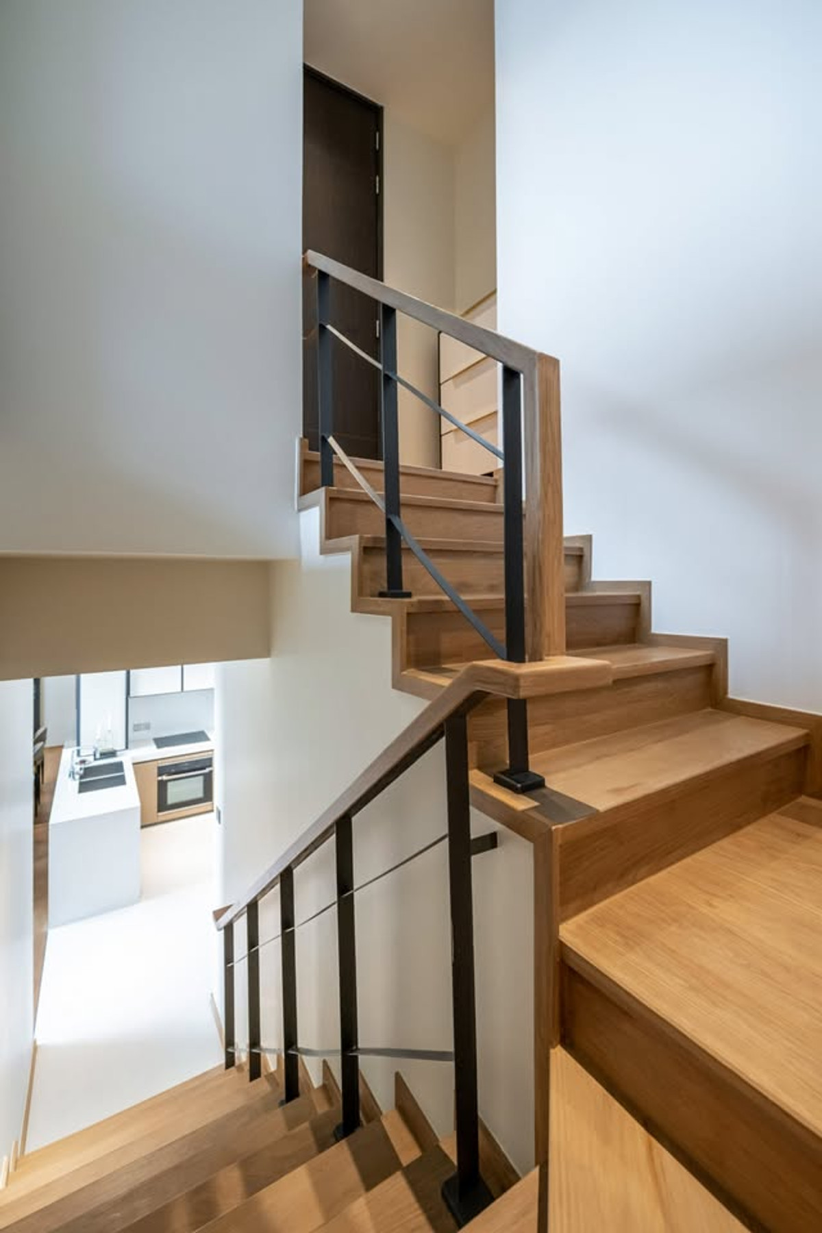 For RentCondoSukhumvit, Asoke, Thonglor : Luxury condo at BEATNIQ Sukhumvit 32, convenient travel, close to BTS, shuttle available, beautifully decorated room, fully furnished, ready to move in!!