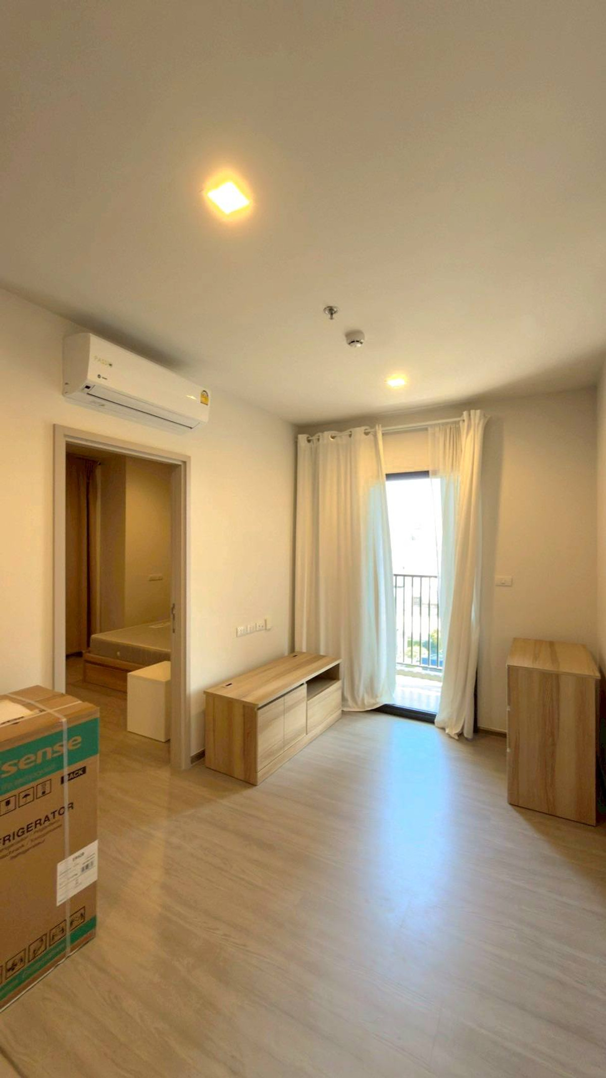 คอนโดพระราม 9 เพชรบุรีตัดใหม่ RCA : ให้เช่า/ขาย The Base เพชรบุรี - ทองหล่อ เนื้อที่ 29.87 ตารางเมตร ชั้น 9 พร้อมอยู่ ตรงข้าม รพ.กรุงเทพ ถ.เพชรบุรีตัดใหม่ แขวงบางกะปิ เขตห้วยขวาง กรุงเทพมหานคร