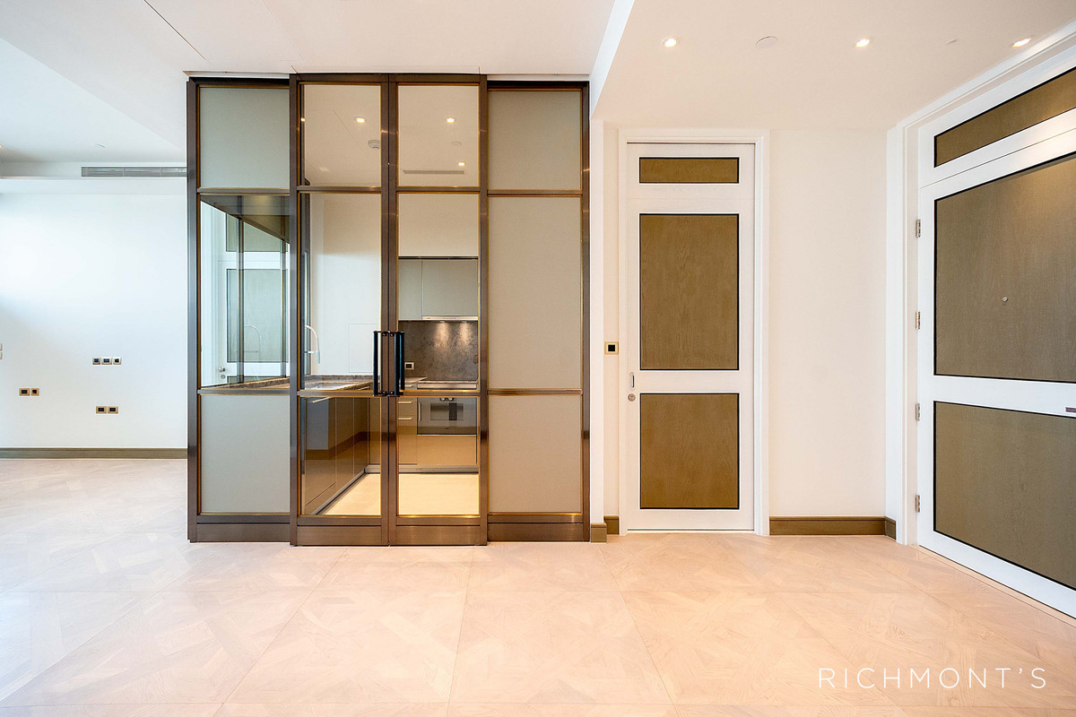 For SaleCondoWongwianyai, Charoennakor : 2 Bedrooms at The Residences at Mandarin Oriental, Please call: 062-496-6454