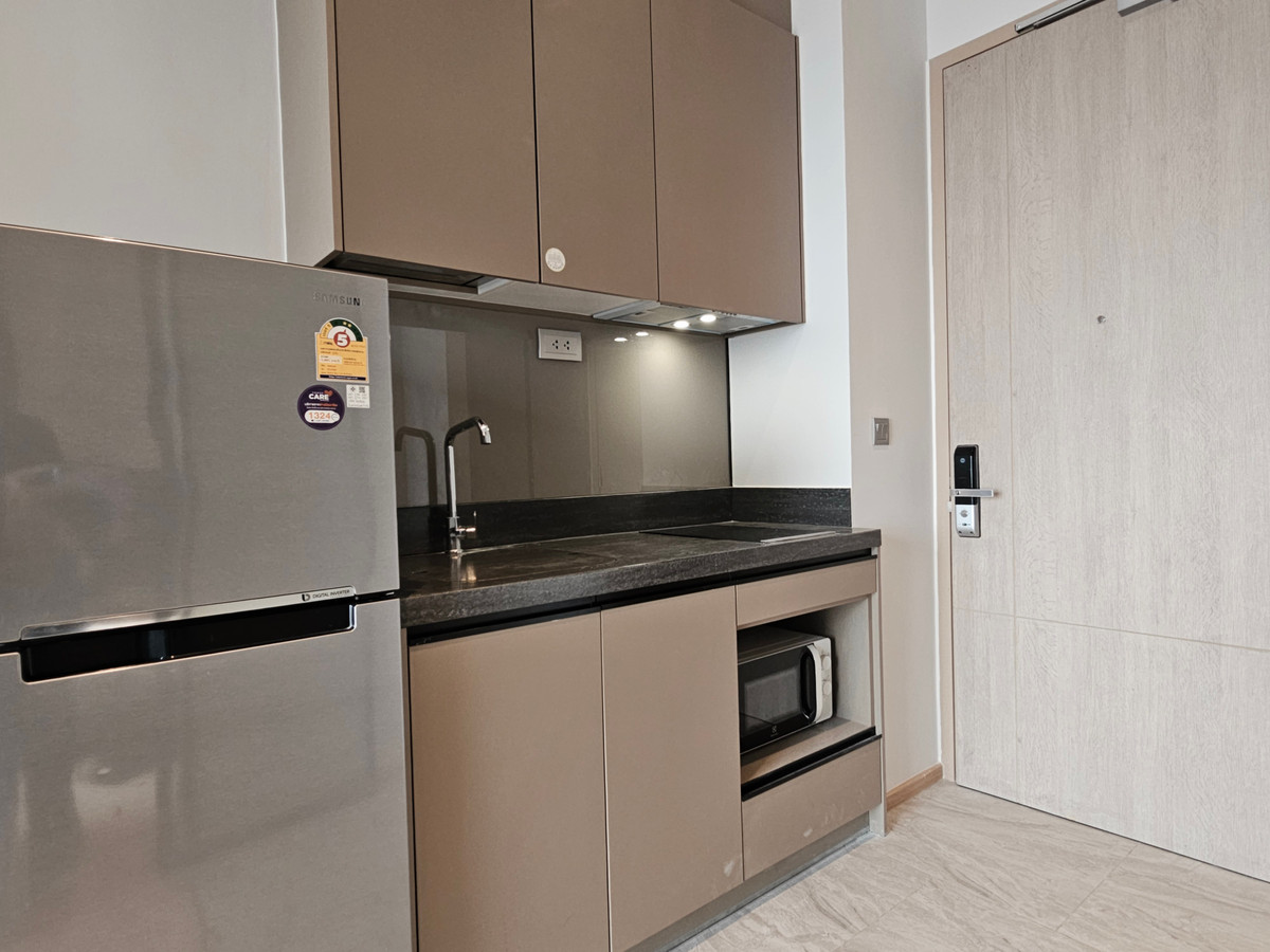 For RentCondoRama9, Petchburi, RCA : Ashton Asoke-Rama 9 Condo for RENT  ** Ashton Asoke - Rama 9  ห้องกว้าง 35 ตรม. 1 นอน 1 น้ำ พร้อมอยู่@ 26,000 บาท โทรด่วน 096-2615656  ห้องกว้าง 35 ตรม. 1 นอน 1 น้ำ เฟอร์ครบ พร้อมอยู่    Location : Rama 9   Selling Price : 26,000 Baht  Condominium near MR