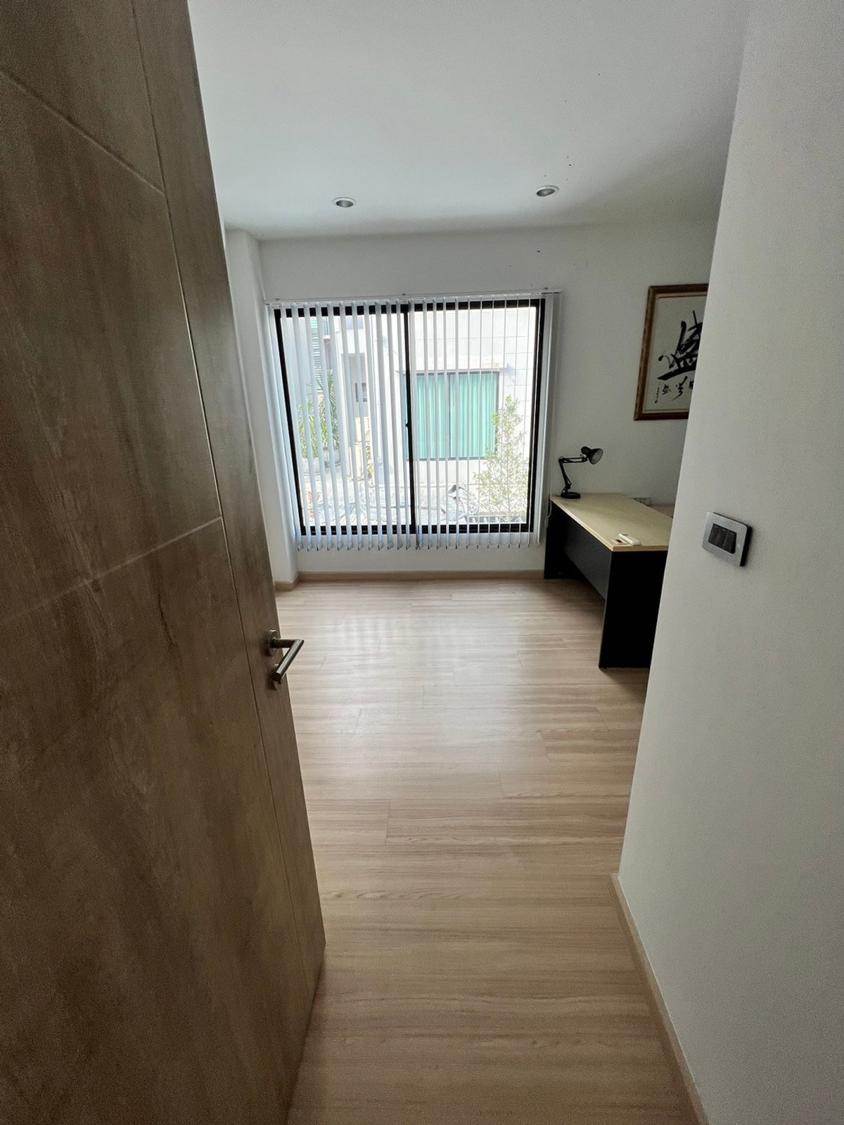 For RentHome OfficeNonthaburi, Bang Yai, Bangbuathong : 6bedroom home office with a 13-meter frontage and ample parking. An avenue is nearby.