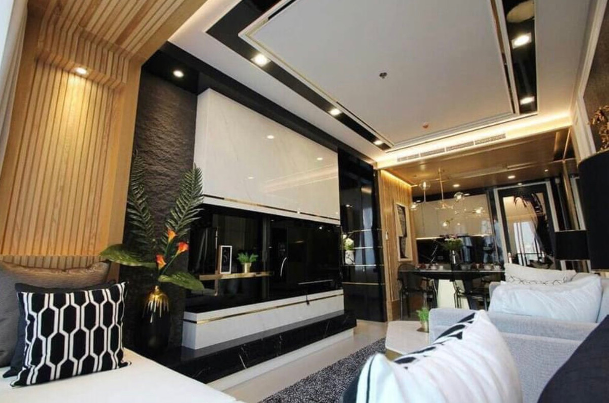 For RentCondoWitthayu, Chidlom, Langsuan, Ploenchit : Luxury condo at Noble Ploenchit, convenient travel, next to the BTS Skytrain, has a shuttle, beautiful room, fully furnished, ready to move in!!