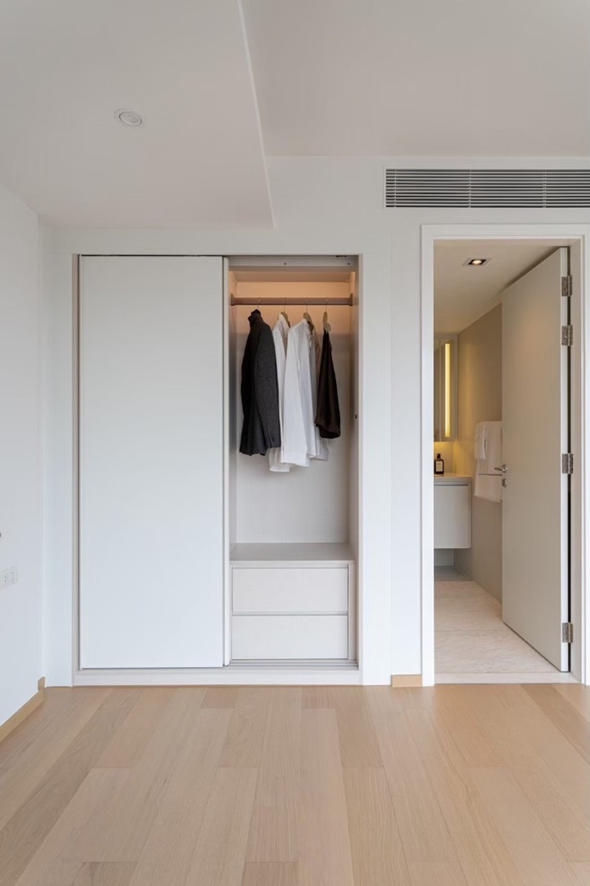 For SaleCondoSukhumvit, Asoke, Thonglor : 🏢 Scope Promsri Condominium | Studio 28 sq.m. Sukhumvit location, near BTS Phrom Phong For viewing appointments 📞 065-626-5636 (Kie)