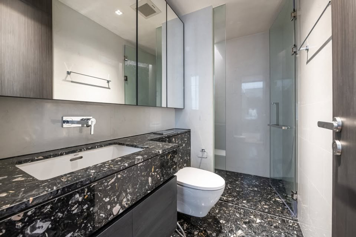 For RentCondoSukhumvit, Asoke, Thonglor : Luxury condo at BEATNIQ Sukhumvit 32, convenient travel, close to BTS, shuttle available, beautifully decorated room, fully furnished, ready to move in!!