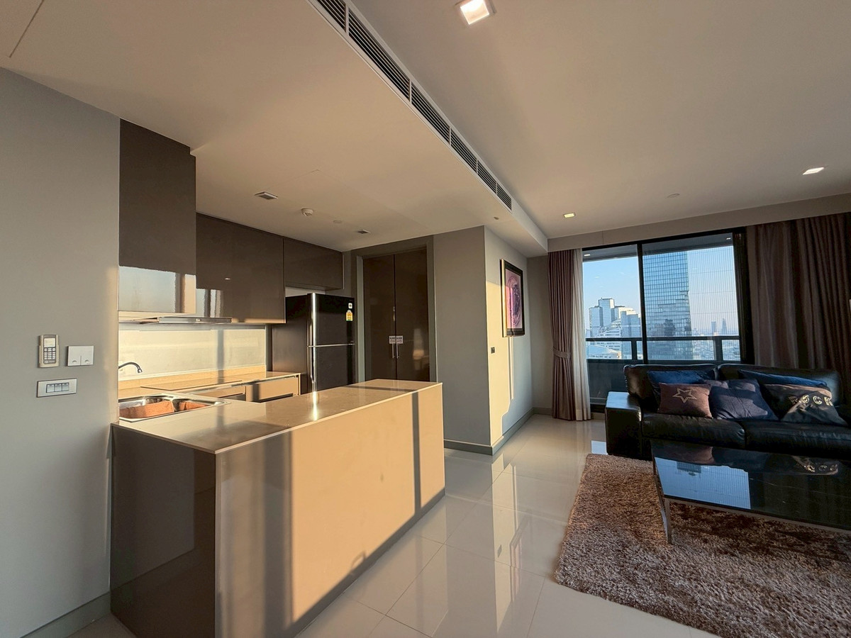 ให้เช่าคอนโดสีลม ศาลาแดง บางรัก : ✨ Penthouse หรูใจกลางสีลม ตื่นมาพร้อมวิวแม่น้ำเจ้าพระยา 🌊 และวิวตึกมหานคร 🌆พิเศษ! สามารถเลี้ยงสัตว์ได้ 🐶