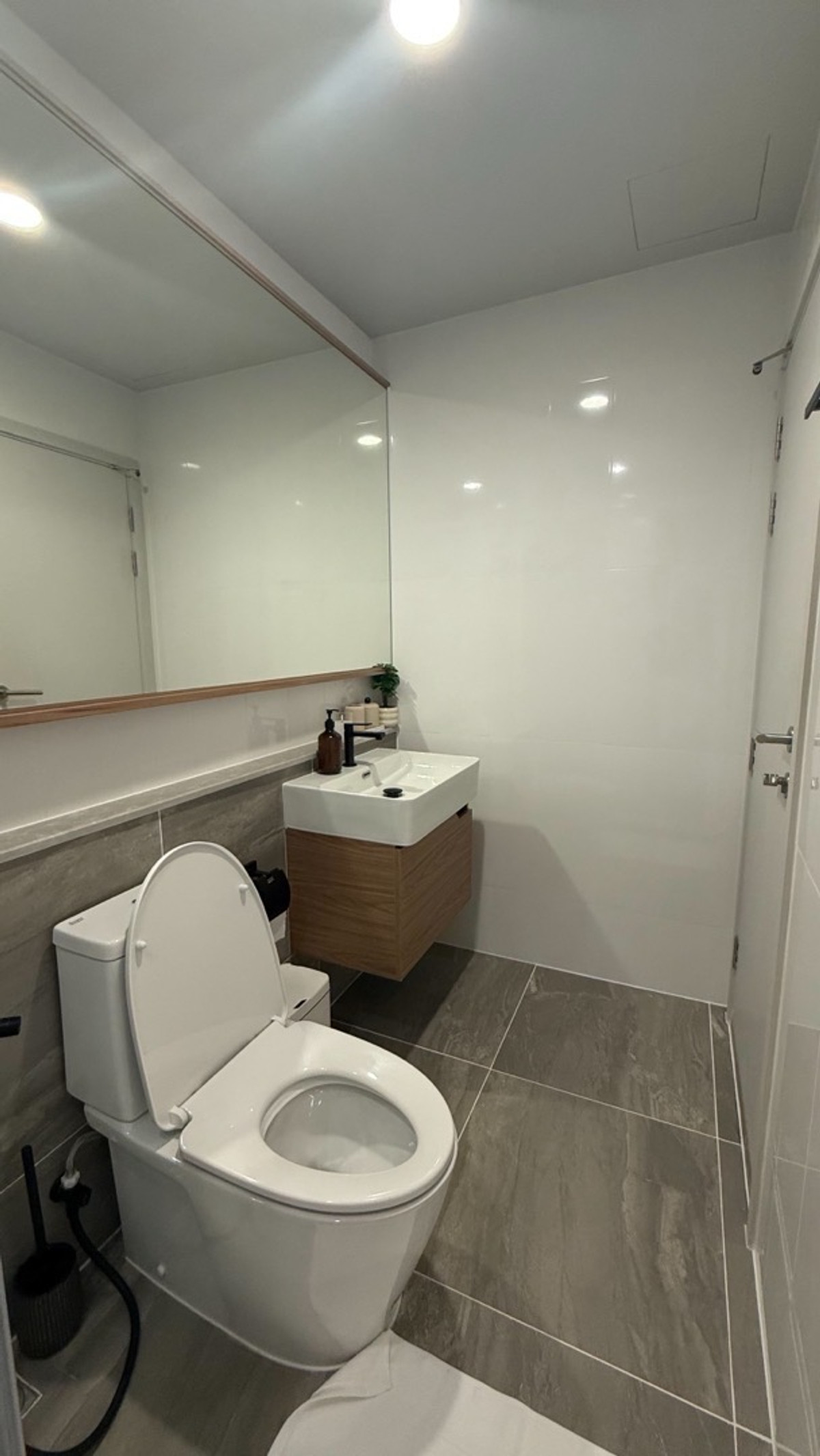 For RentCondoSukhumvit, Asoke, Thonglor : Rent at Culture Thonglor28 sq.m | 26,000 THB/monthPhat: 064-642-8664Nui: 094-624-2014