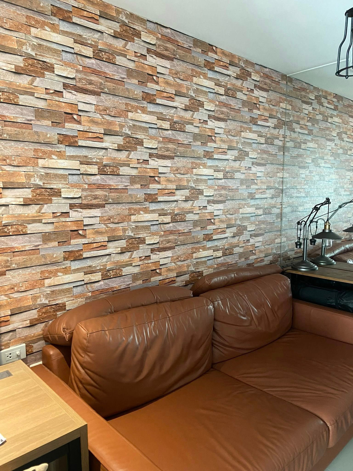 For RentCondoRama9, Petchburi, RCA : Only 16k/month - Aspire Rama9, large room 40 Sq.m. - separate kitchen with balcony The room is well decorated with SB Furniture because the owner used to live in it himself. Fully Furnished