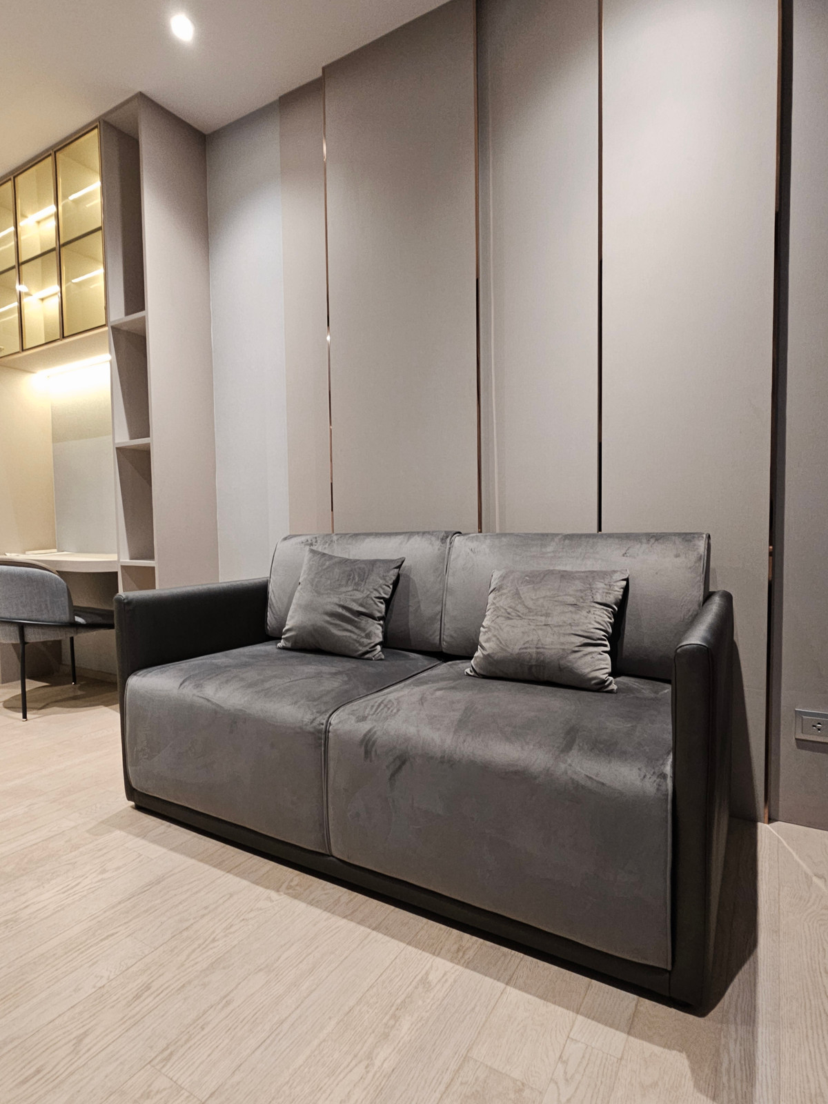 For RentCondoRama9, Petchburi, RCA : Ashton Asoke-Rama 9 Condo for RENT  ** Ashton Asoke - Rama 9  ห้องกว้าง 43 ตรม. 1 นอน 1 น้ำ พร้อมอยู่@ 35,000 บาท โทรด่วน 096-2615656  ห้องกว้าง 43 ตรม. 1 นอน 1 น้ำ เฟอร์ครบ พร้อมอยู่    Location : Rama 9   Selling Price : 35,000 Baht  Condominium near MR