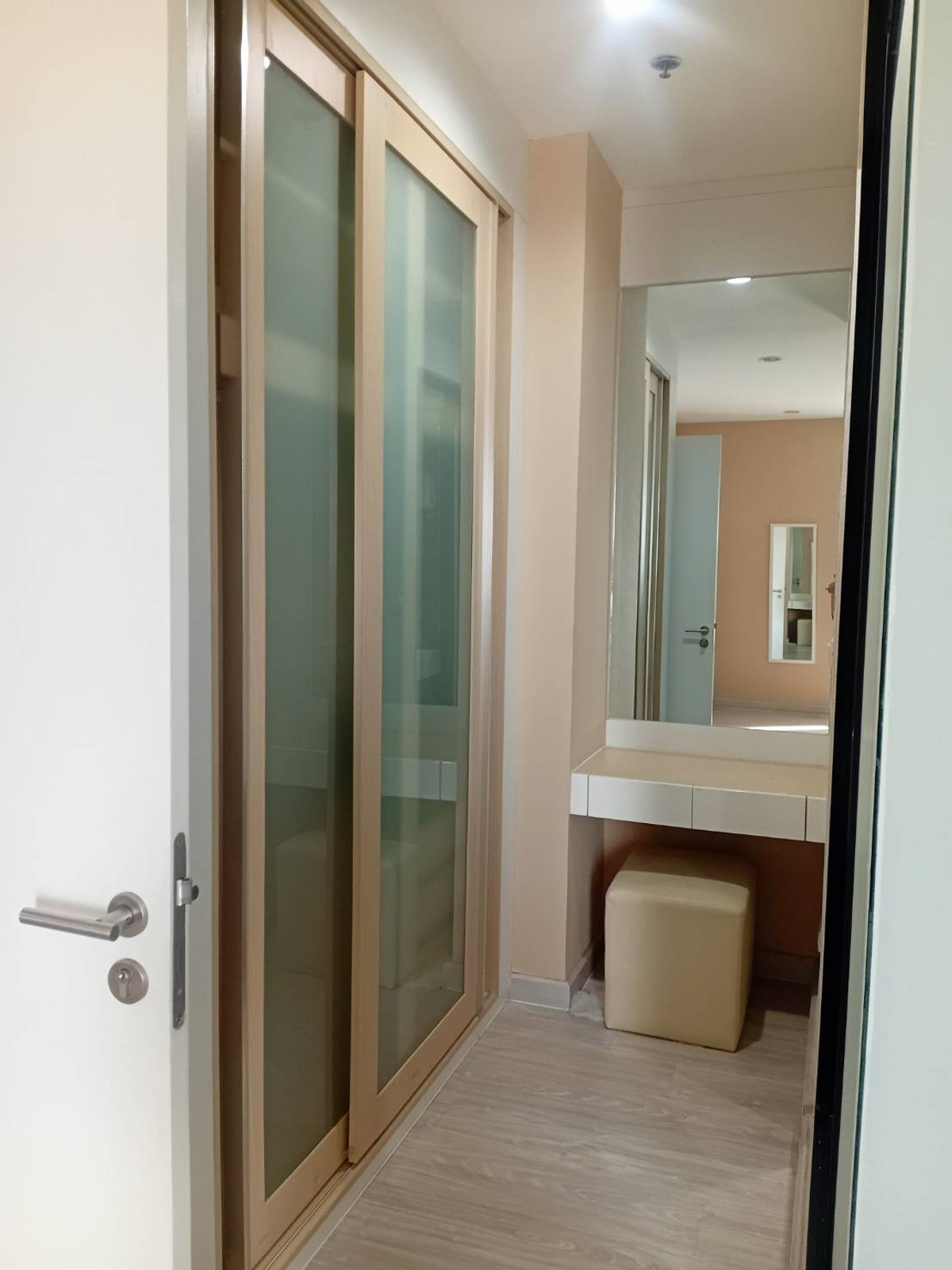 ให้เช่าคอนโดสุขุมวิท อโศก ทองหล่อ : 1 นอน 1 น้ำ  ที่เอสเตลล่าเอกมัย ห้องใหญ่ พร้อมอยู่ 