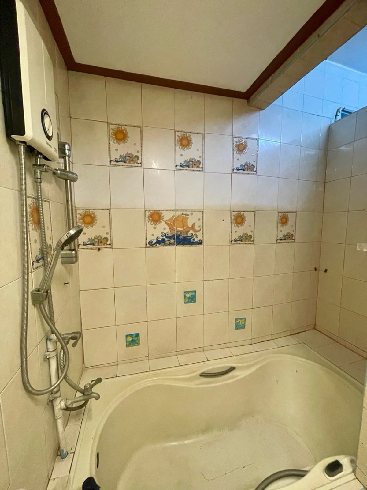 ขายทาวน์โฮมวิภาวดี ดอนเมือง หลักสี่ : ขายทาวน์เฮ้าส์2ชั้น ติดถนนในซอยวิภาวดี64 พท.18 ตรว. 2นอน2น้ำ ใกล้ตลาดสด, 7-11 ,เข้าออกได้หลายทาง เหมาะอยู่อาศัย/ค้าขายได้