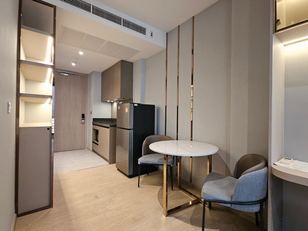 For RentCondoRama9, Petchburi, RCA : Ashton Asoke-Rama 9 Condo for RENT  ** Ashton Asoke - Rama 9  ห้องกว้าง 43 ตรม. 1 นอน 1 น้ำ พร้อมอยู่@ 35,000 บาท โทรด่วน 096-2615656  ห้องกว้าง 43 ตรม. 1 นอน 1 น้ำ เฟอร์ครบ พร้อมอยู่    Location : Rama 9   Selling Price : 35,000 Baht  Condominium near MR