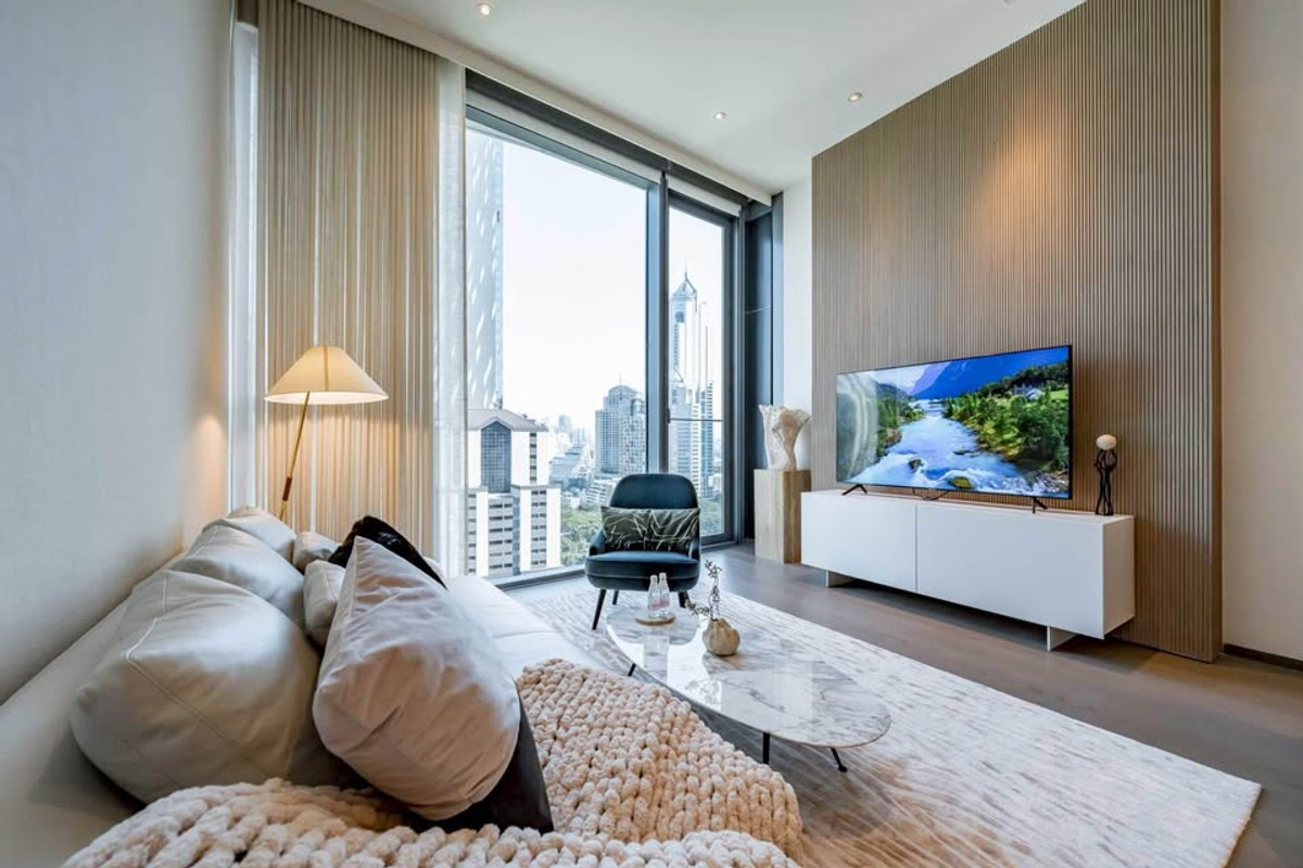 For RentCondoWitthayu, Chidlom, Langsuan, Ploenchit : Luxury condo at Scope langsuan, convenient travel, close to BTS, there is a shuttle, beautiful room, fully furnished, ready to move in.