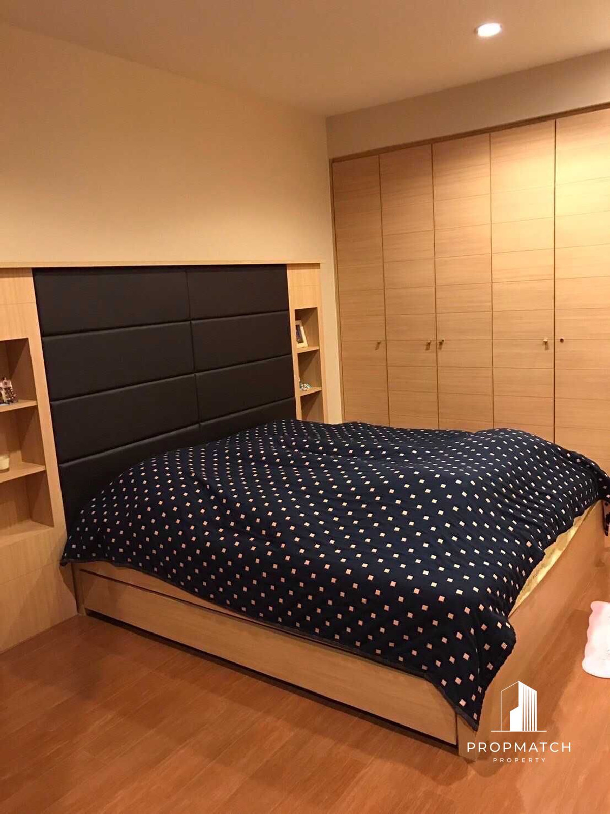 ขายคอนโดสาทร นราธิวาส : Classic City Living in Sathorn | The Empire Place | 1BR 54 sq.m. 📞 098-462-8898