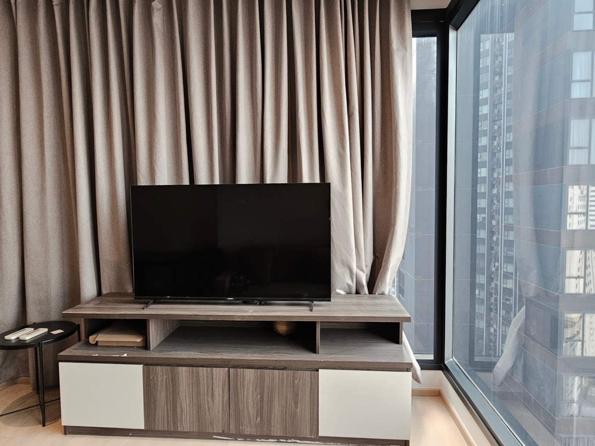 For RentCondoRama9, Petchburi, RCA : Ashton Asoke-Rama 9 Condo for RENT  ** Ashton Asoke - Rama 9  ห้องกว้าง 35 ตรม. 1 นอน 1 น้ำ พร้อมอยู่@ 26,000 บาท โทรด่วน 096-2615656  ห้องกว้าง 35 ตรม. 1 นอน 1 น้ำ เฟอร์ครบ พร้อมอยู่    Location : Rama 9   Selling Price : 26,000 Baht  Condominium near MR