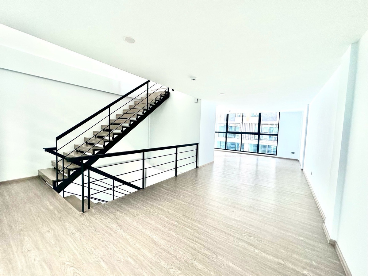 ให้เช่าอาคารพาณิชย์พัฒนาการ ศรีนครินทร์ : โฮมออฟฟิศสมัยใหม่ให้เช่า 281 ตร.ม.Nirvana @WORK Krungthep Kreetha — ทำเลศักยภาพ ติด Nirvana PORCH Community Mall