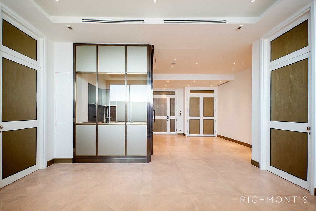 For SaleCondoWongwianyai, Charoennakor : 2 Bedrooms at The Residences at Mandarin Oriental, Please call: 062-496-6454