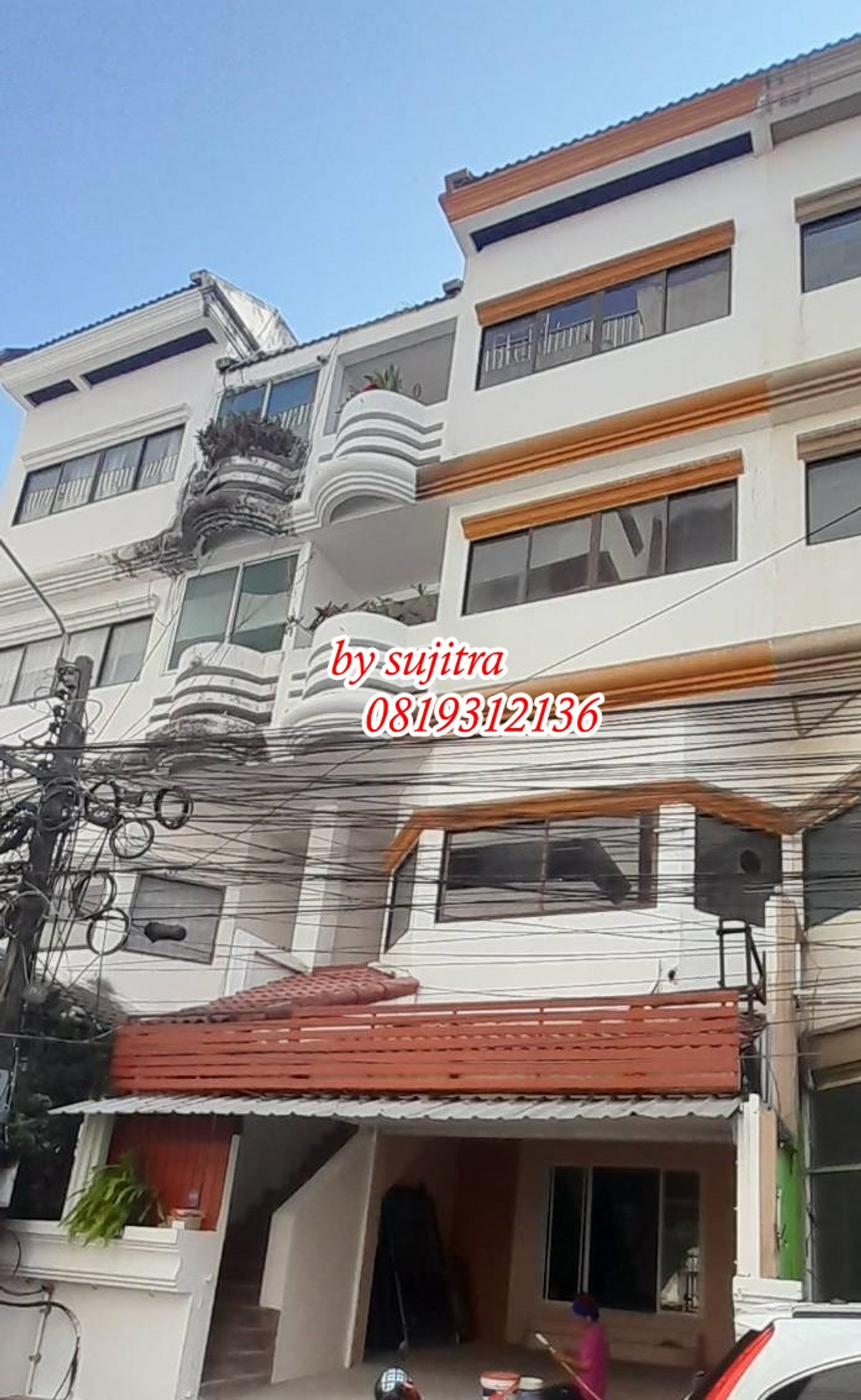 For RentHouseLadprao, Central Ladprao : For rent, 2-story semi-detached house, 100 sq m., located at Vibhavadi 22.