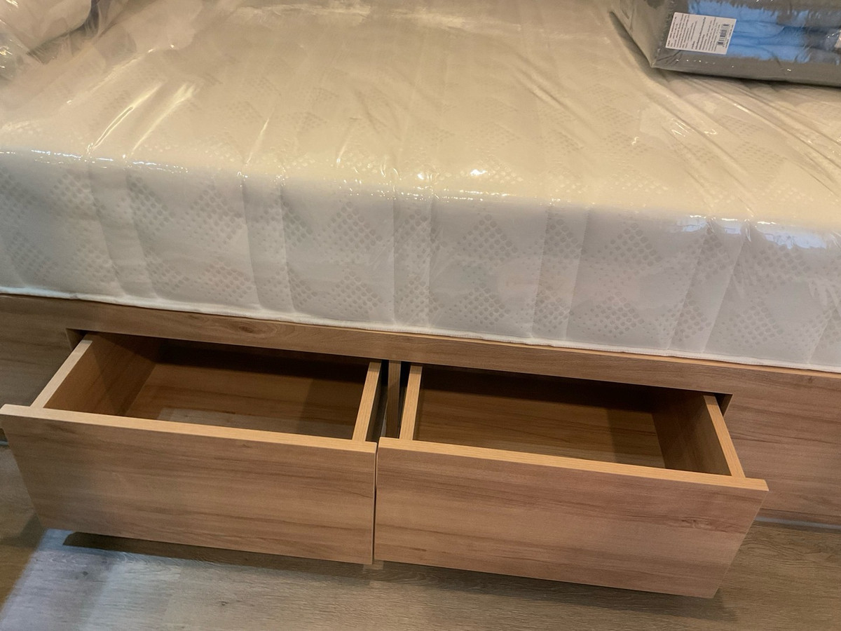 For RentCondoBangna, Bearing, Lasalle : For rent Building C, 17th floor, 1 year contract, rent 10,000 baht per month, call 0982492898line id 982592898