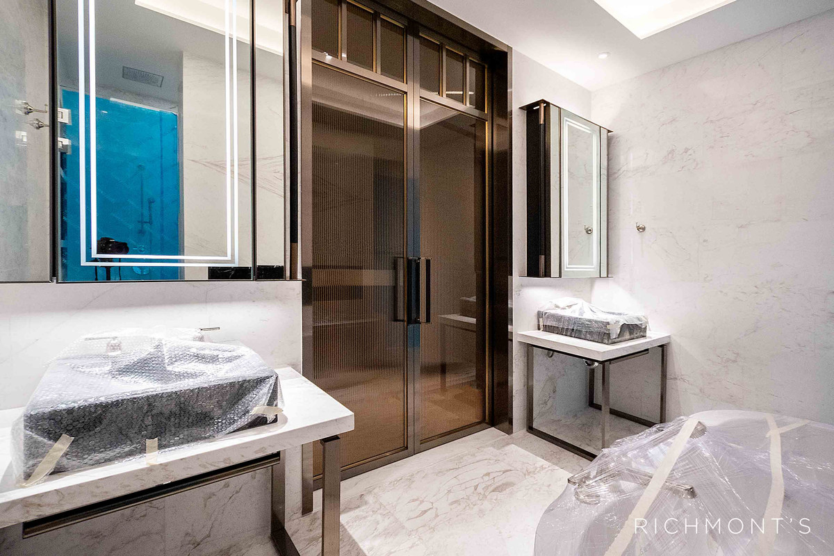 For SaleCondoWongwianyai, Charoennakor : 2 Bedrooms at The Residences at Mandarin Oriental, Please call: 062-496-6454