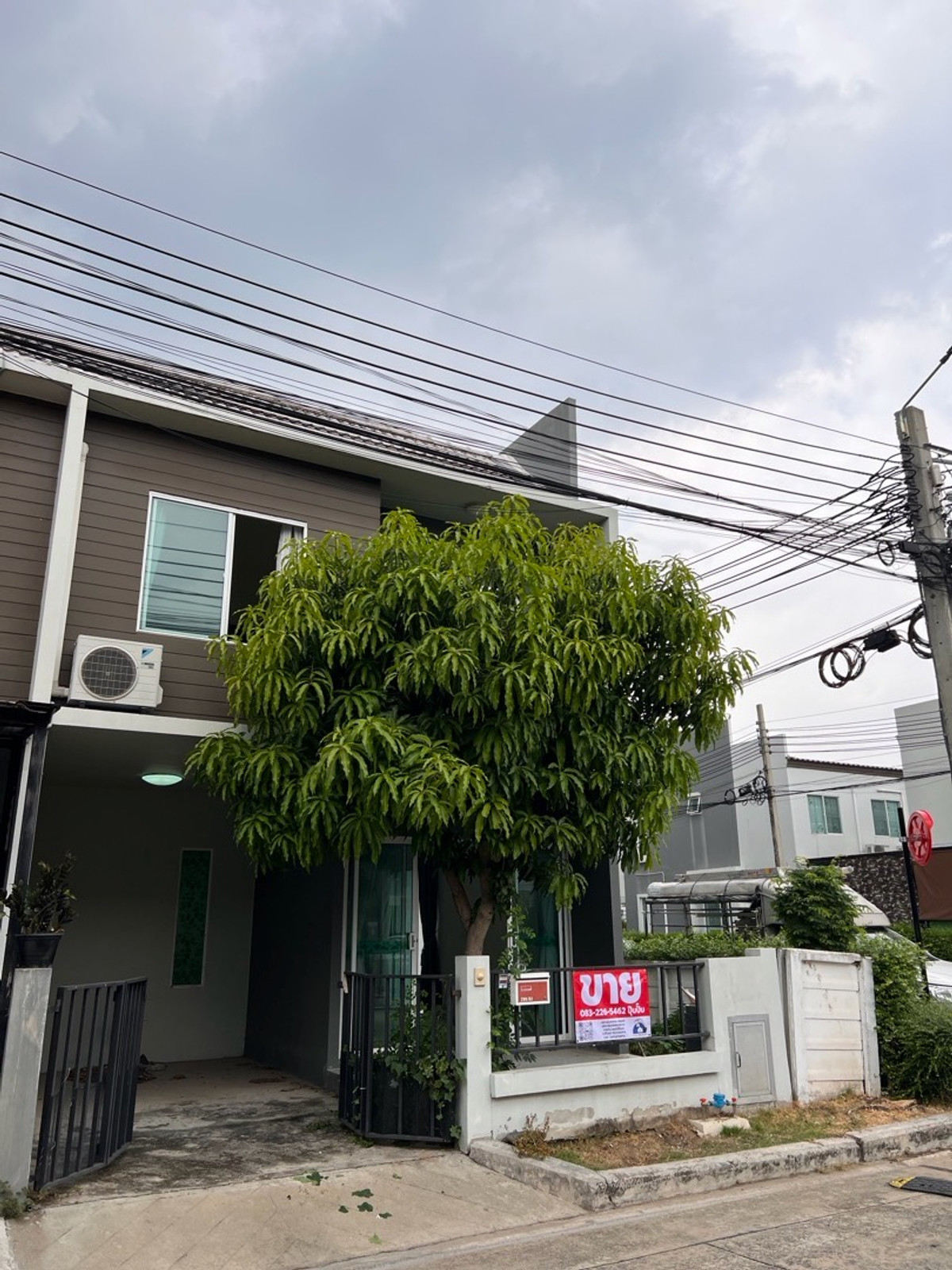 ให้เช่าทาวน์โฮมนวมินทร์ รามอินทรา : 🏡ให้เช่าทาวน์เฮ้าส์หลังมุม อารียา เดอะคัลเลอร์ส  (Areeya The Colors) วงแหวน-รามอินทรา
 2ชั้น 3ห้องนอน 