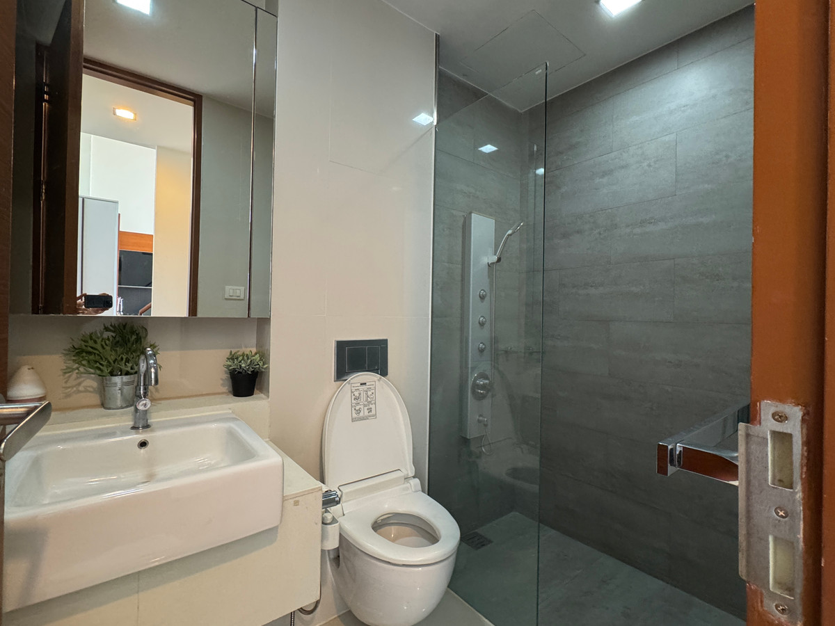 ให้เช่าคอนโดสุขุมวิท อโศก ทองหล่อ : Ashton Morph for rent! 🔥Pet-friendly 2 bedroom duplex 110 sq.m fully furnished with private pool near BTS Thonglor