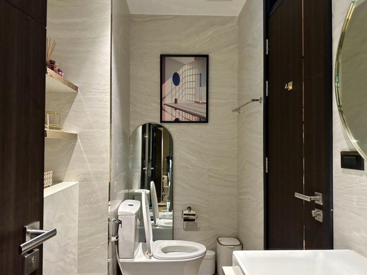 For RentCondoSukhumvit, Asoke, Thonglor : Condo The FINE Bangkok Thonglor–Ekamai, convenient travel, near BTS, there is a shuttle, beautiful room, fully furnished, ready to move in!