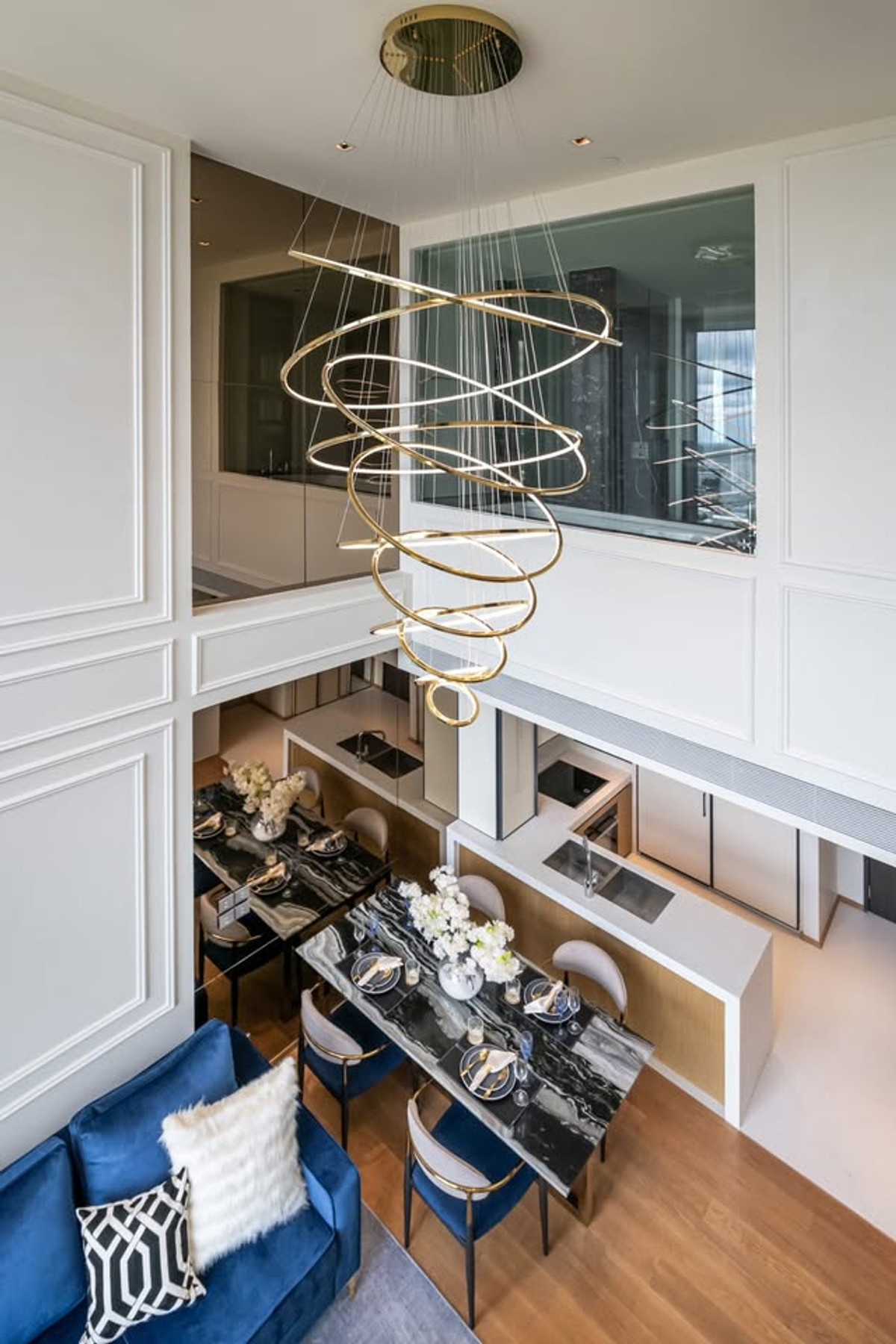 For RentCondoSukhumvit, Asoke, Thonglor : Luxury condo at BEATNIQ Sukhumvit 32, convenient travel, close to BTS, shuttle available, beautifully decorated room, fully furnished, ready to move in!!