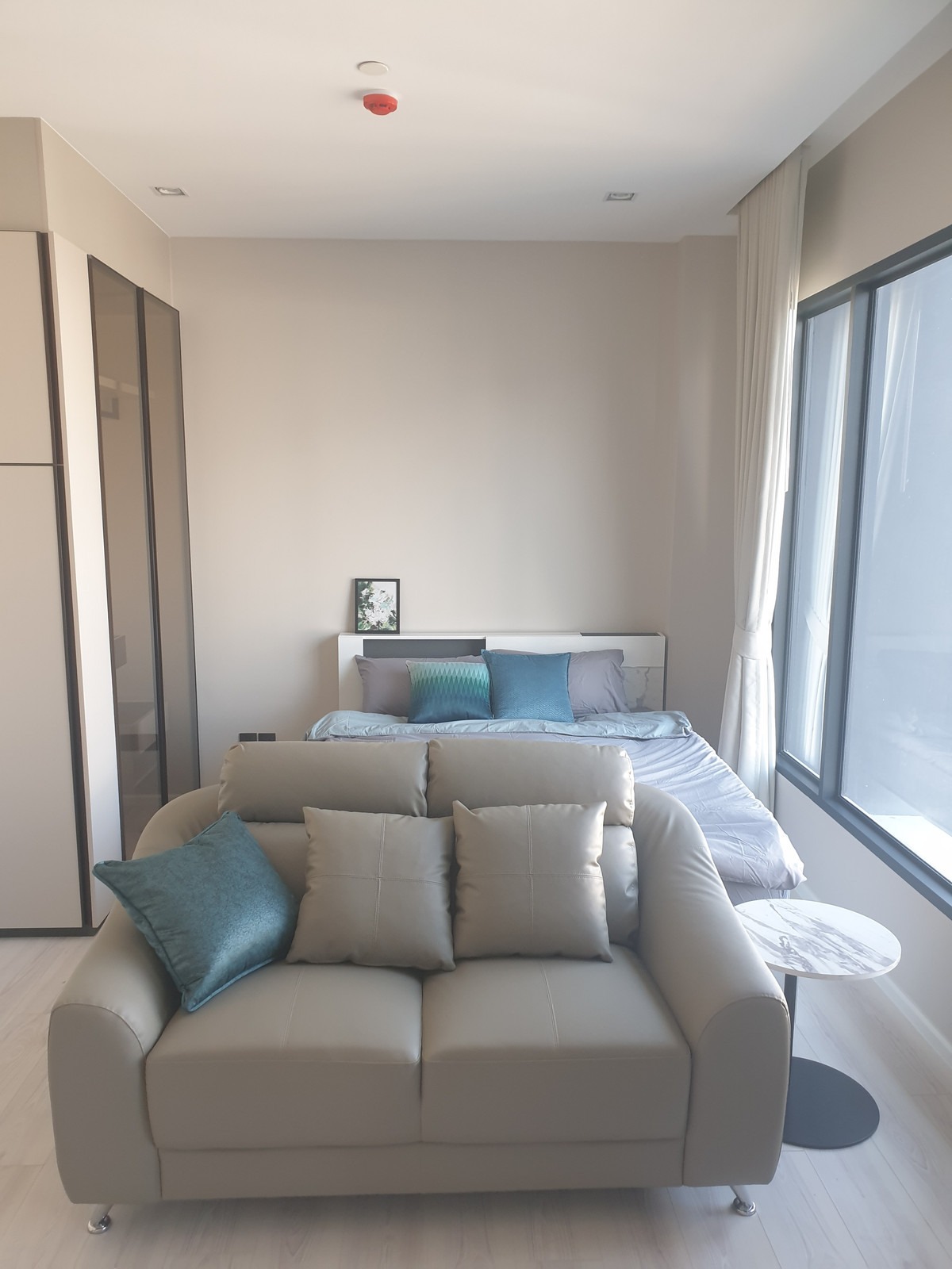 For RentCondoRatchathewi,Phayathai : For rent, The Room Phayathai, beautiful room, stylishly decorated, very good price, convenient travel.