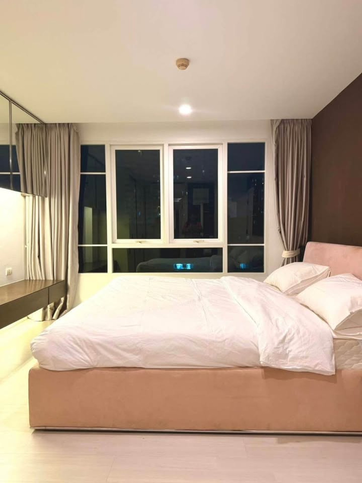 For RentCondoWongwianyai, Charoennakor : For Rent: The Bangkok Sathorn, 32,000 THB [JZsr260102]