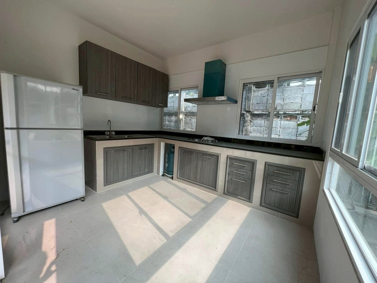 ให้เช่าบ้านอารีย์ อนุสาวรีย์ : ให้เช่า บ้านเดี่ยว Mid Century House ราชครู เขตพญาไท ใกล้ อารีย์ และเลี้ยงสัตว์ได้ Pet Friendly