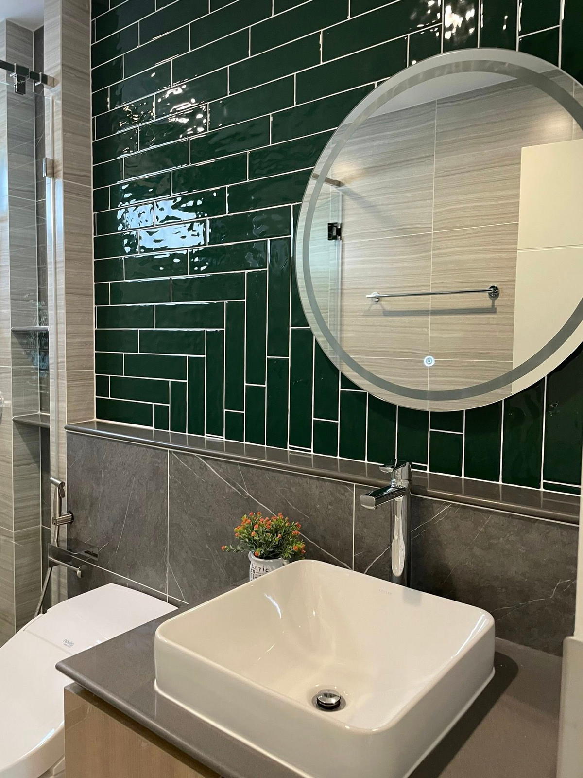 For RentHousePattanakan, Srinakarin : 📍 Single House for Rent: Detached house, Burasiri Village, Krungthep Kreetha, 4 floors, located near Brighton International School and Wellington   Type: 4 bedrooms / 4 bathrooms