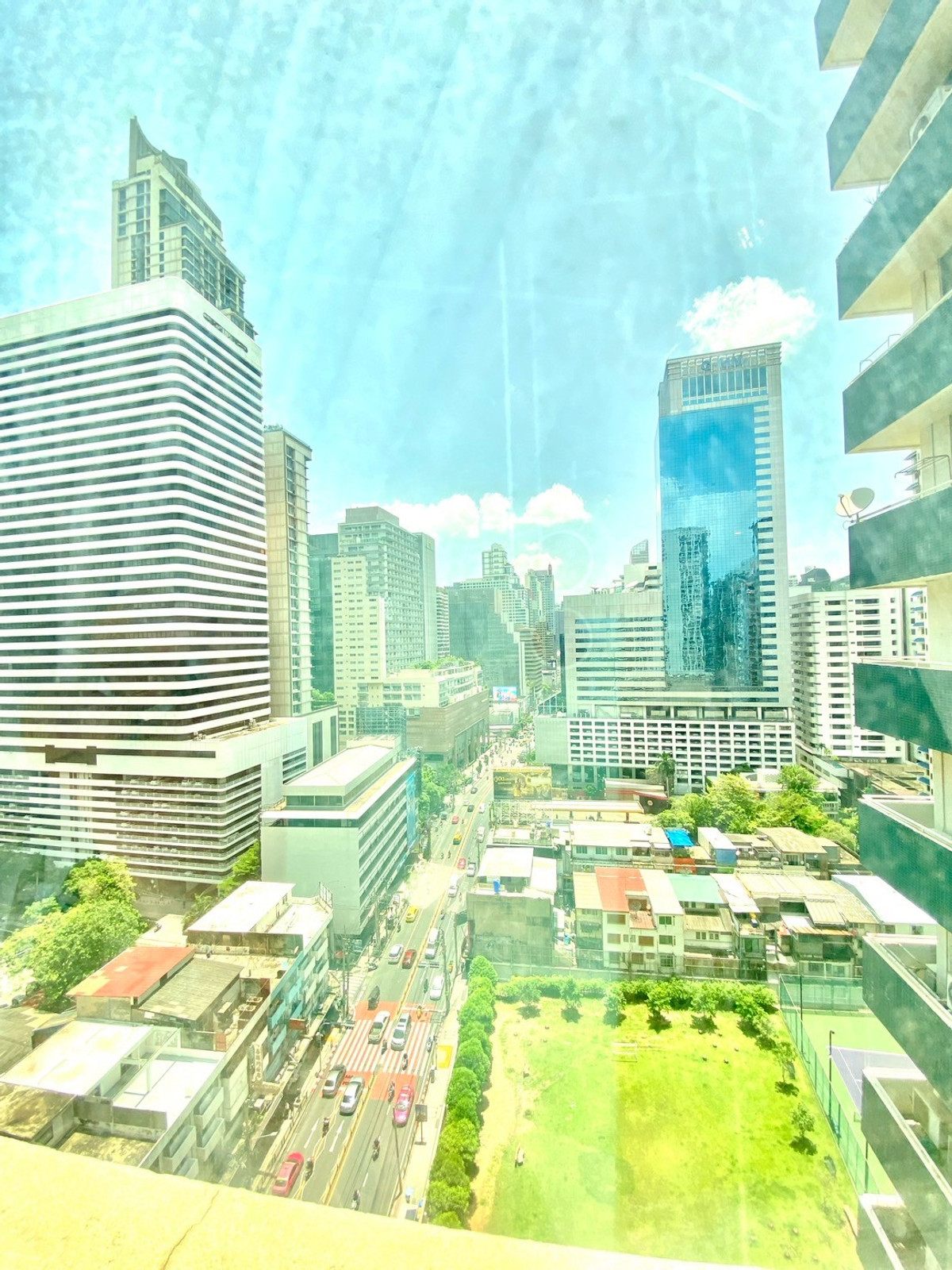 ขายคอนโดสุขุมวิท อโศก ทองหล่อ : ขาย คอนโด​ อโศก เพลส ถนน สุขุมวิท 21 แขวงคลองเตย เขตวัฒนา กทม. วิวสวย 180 องศา รอบด้าน