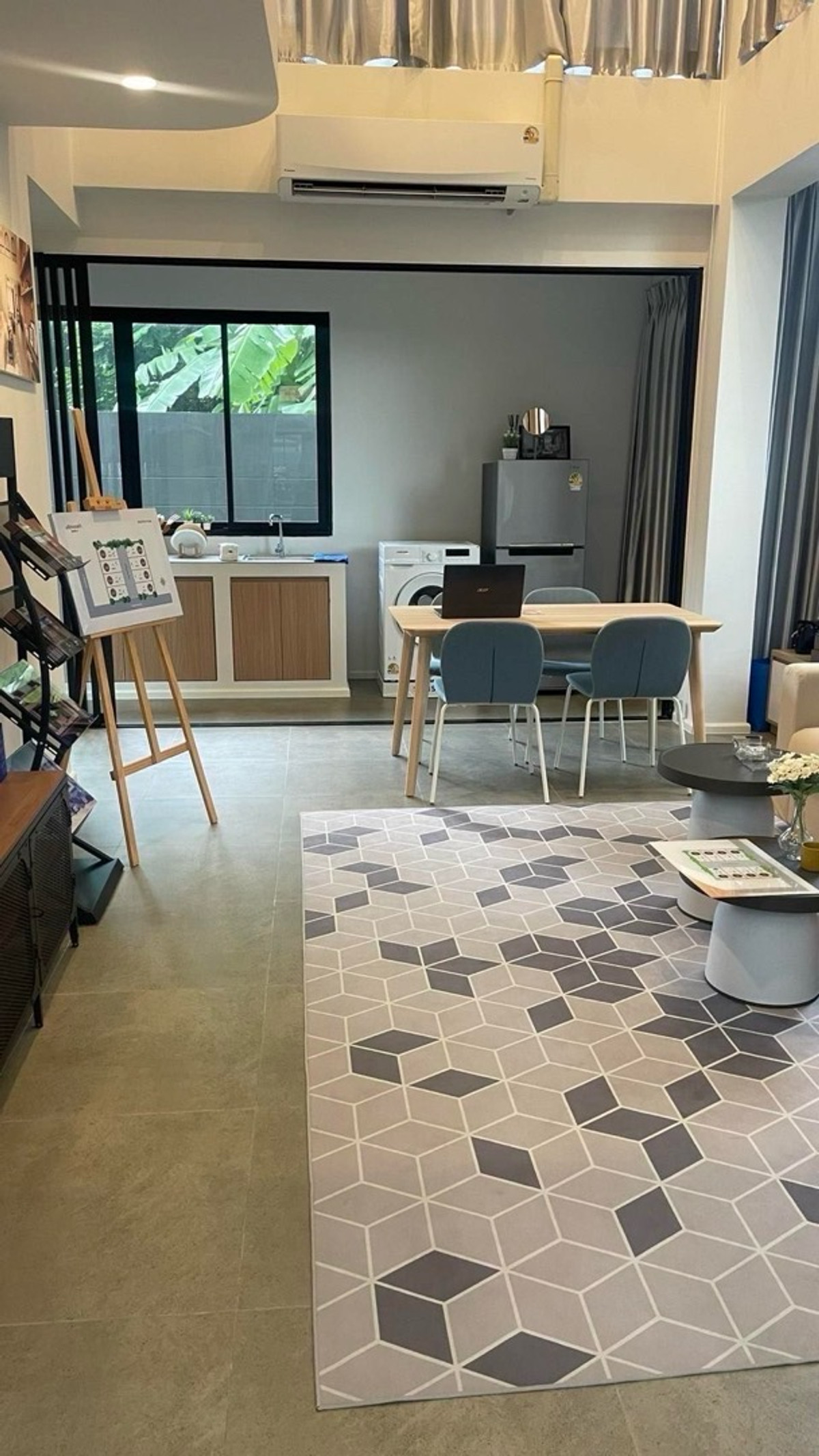 ขายทาวน์โฮมโชคชัย4 ลาดพร้าว71 : หลังสุดท้าย ‼️ ขาย Britloft Chokchai 4 ขนาด 220 Sq.m 3 bed 4 bath เพียง 10.59 MB ติดต่อ 086-795-9997 (จิมมี่)