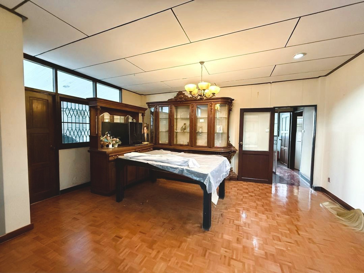 ให้เช่าบ้านสุขุมวิท อโศก ทองหล่อ : ให้เช่า บ้านเดี่ยว สุขุมวิท 26      เลี้ยงสัตว์ได้      ทำธุรกิจได้ 