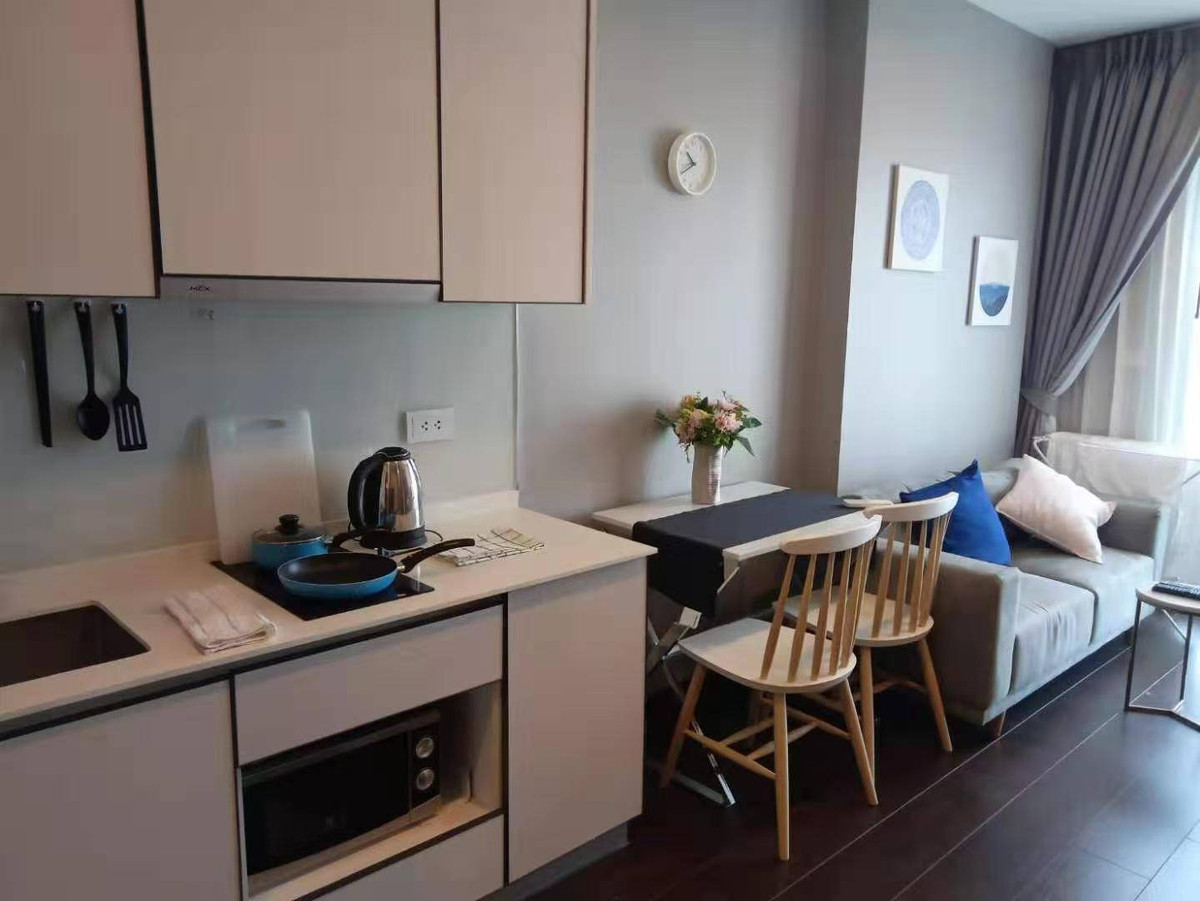 ให้เช่าคอนโดสุขุมวิท อโศก ทองหล่อ : ให้เช่าคอนโด C Ekkamai คอนโดแต่งครบพร้อมเข้าอยู่ใกล้รถไฟฟ้าBTSเอกมัยและห้างสรรพสินค้ามากมาย!!