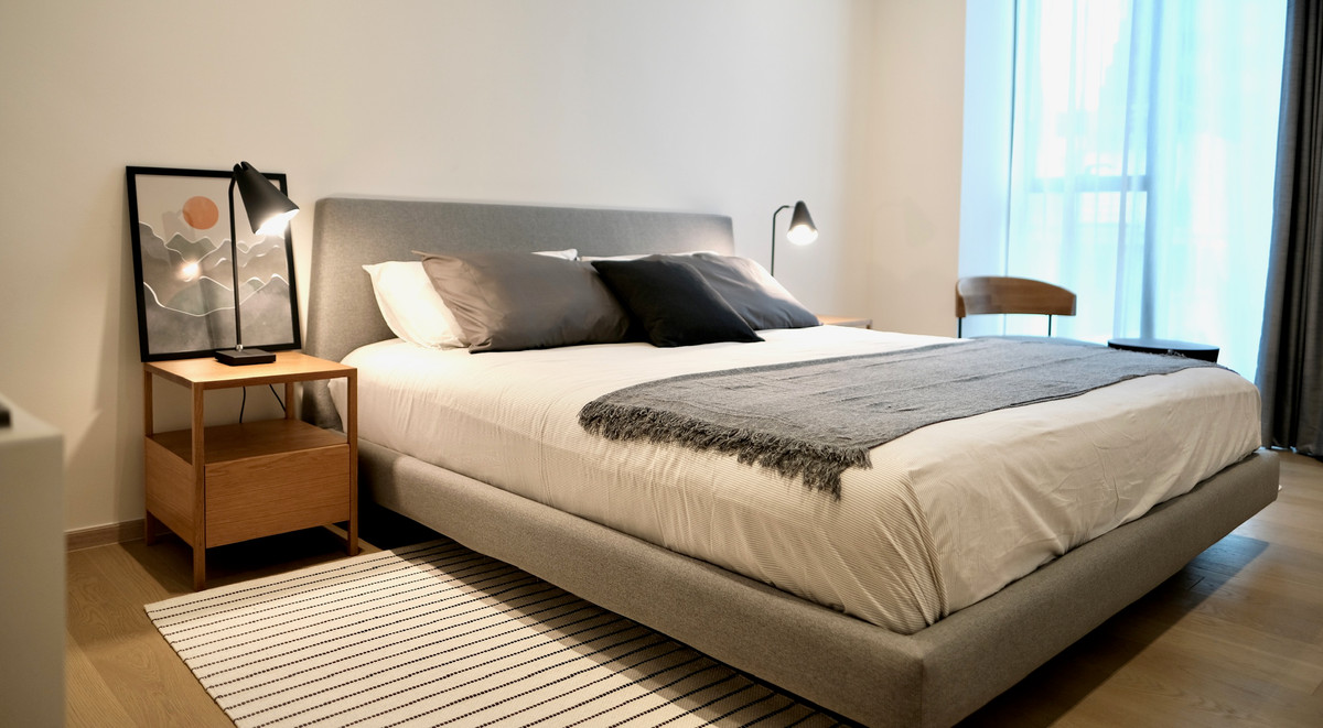 ให้เช่าคอนโดสุขุมวิท อโศก ทองหล่อ : ที่สุดแห่งความเหนือระดับกับคอนโดเลี้ยงสัตว์! The Strand Thonglor ห้องมุม 2 นอน 90.62 ตร.ม. เดินเพียง 1 นาทีถึง BTS ทองหล่อ! 